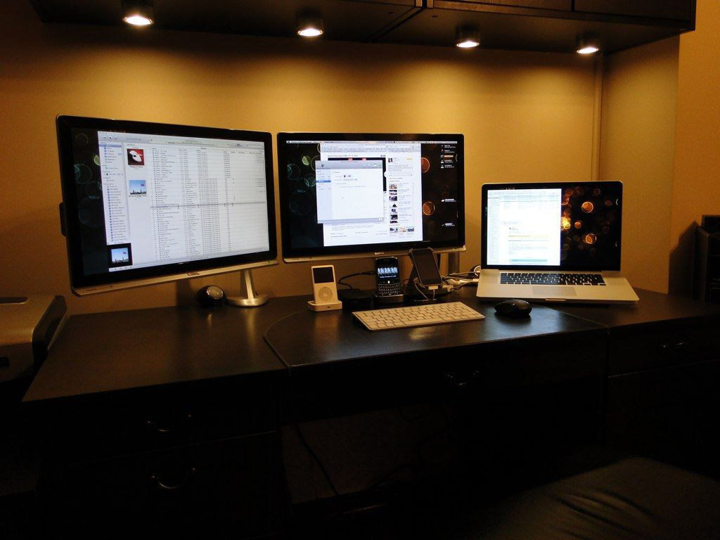 Wallpaper #9a764 21 Multi Monitor Computer Desk Setup Ideas for Tech Lovers