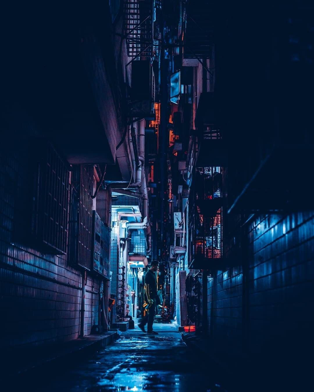 Wallpaper #63Taxo4B_8f4nGFarHH216 Cyberpunk Hong Kong Moody Street Photography by Sean Foley