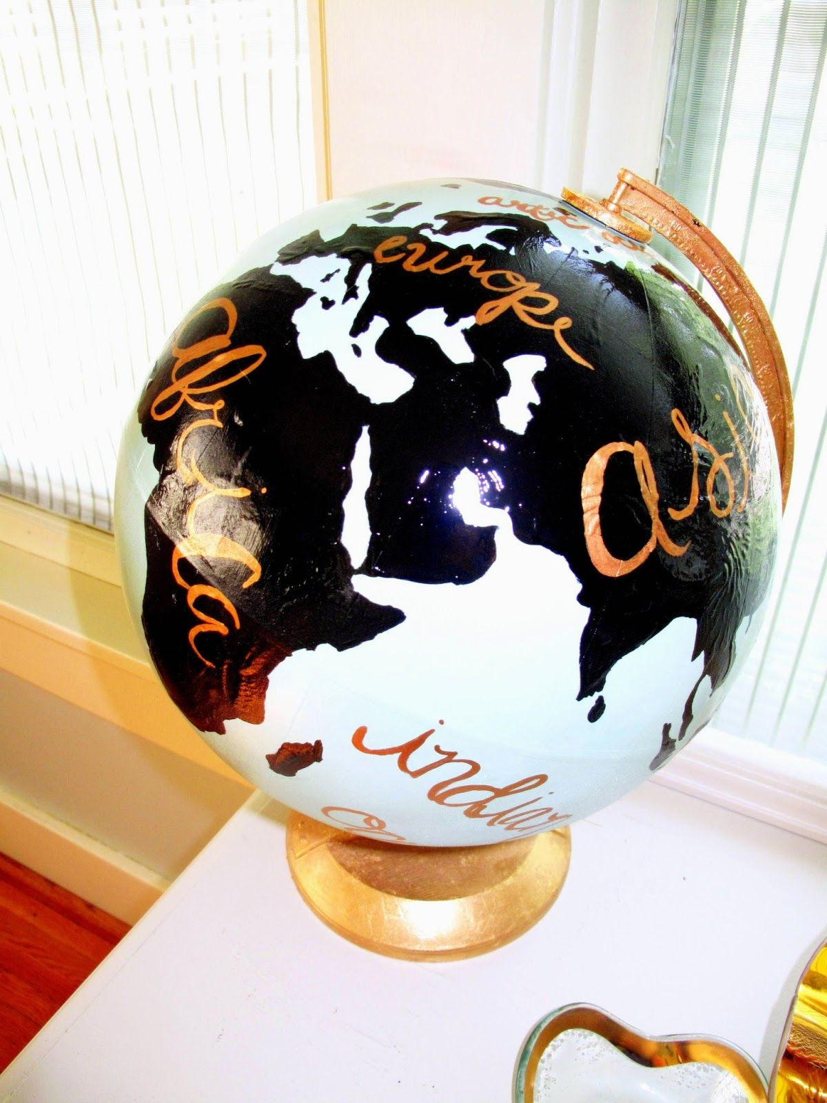 Wallpaper #BGcT6pIBSpphPi3-TUVE292 For the Love of Character Painted Globes Painted Globe Globe Art