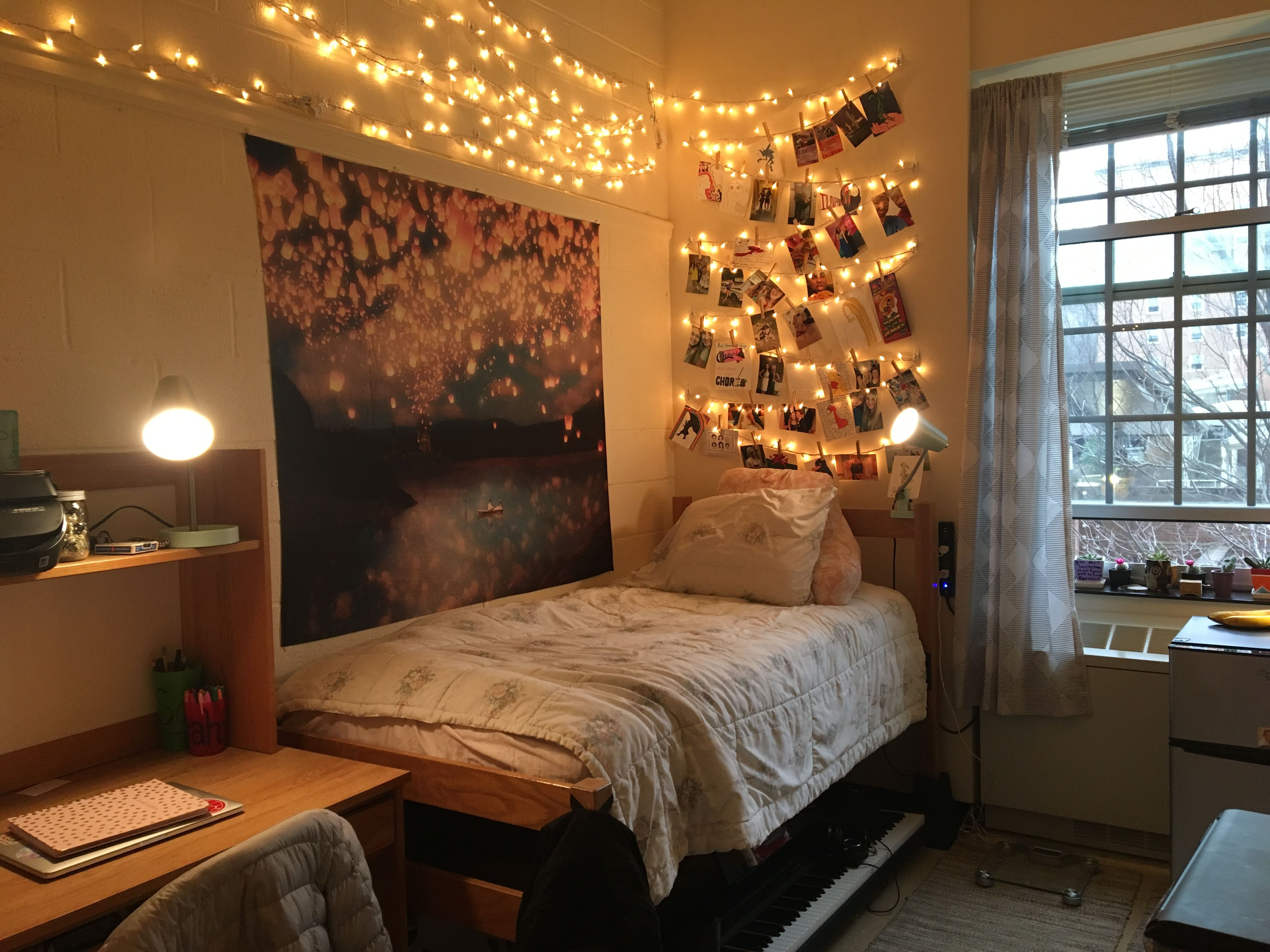 Wallpaper #7YfzMZMBPAdmKxa2YGKE226 Dorm Room Aesthetic Tangled Album on Imgur College Dorm Room Decor