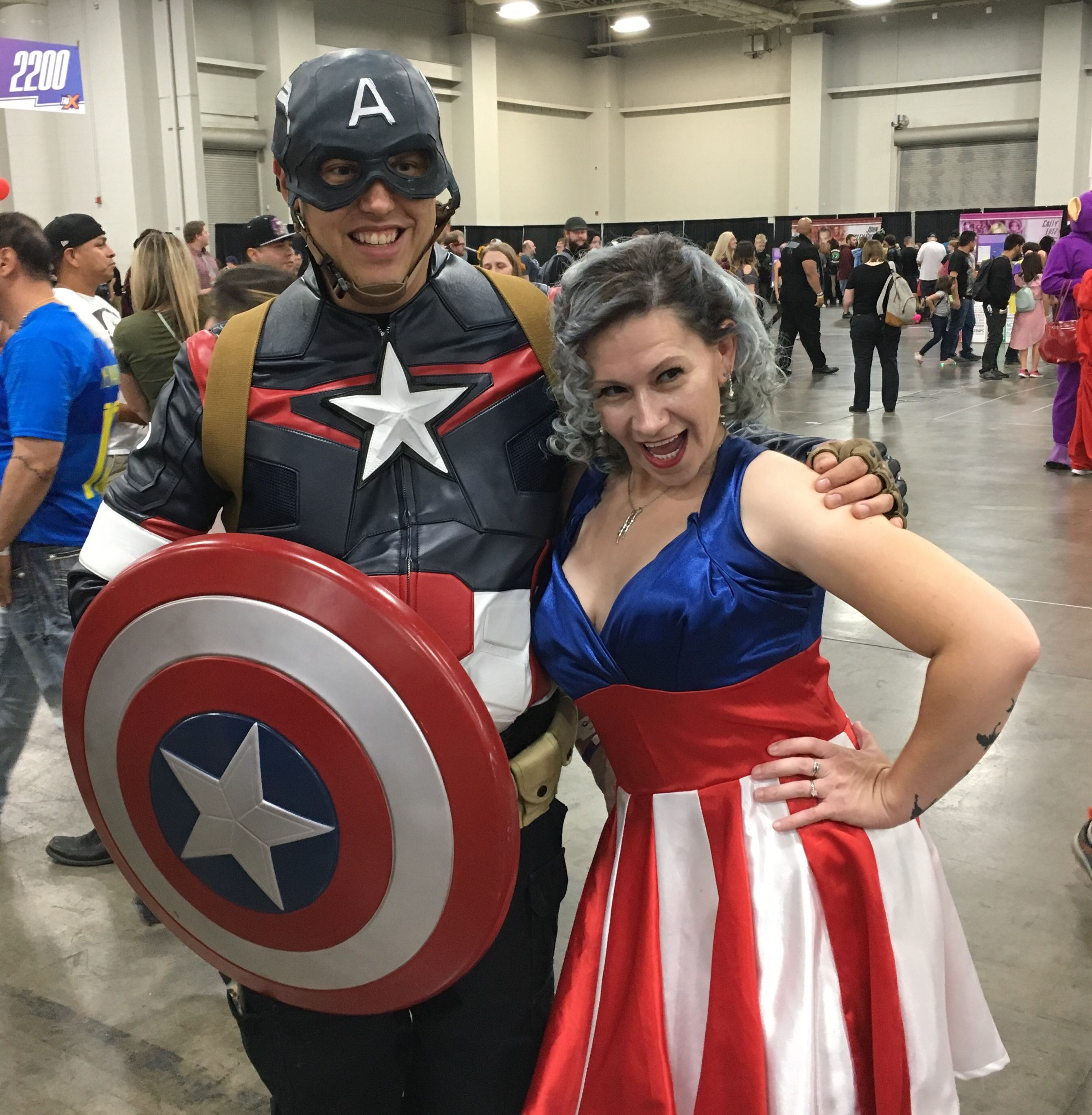 Wallpaper #vTERNpMB5zzyi_yY51jz10 Captain America with a Uso Girl Captainamerica Captainamericacosplay