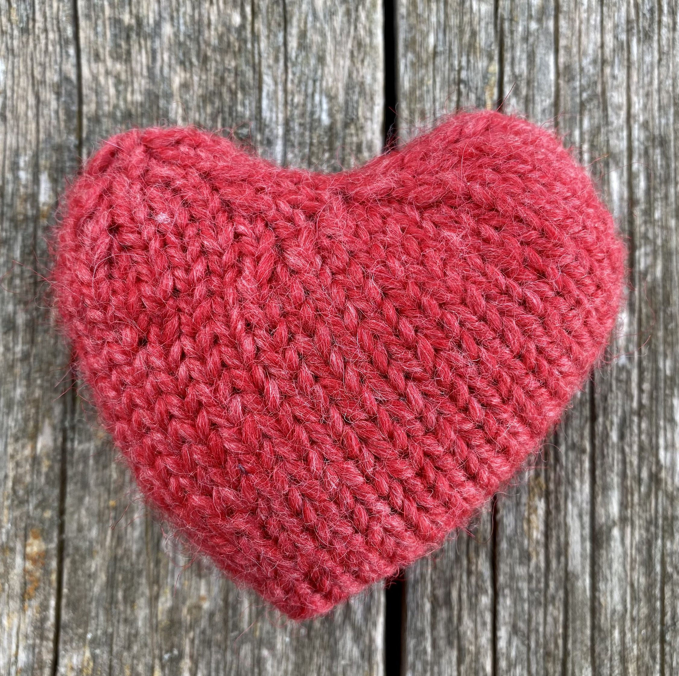 Wallpaper #HGdy7ZIBSpphPi3-_1jy29 Knitted Heart Patterns Simple Knitting Pattern Heart Stuffed Heart