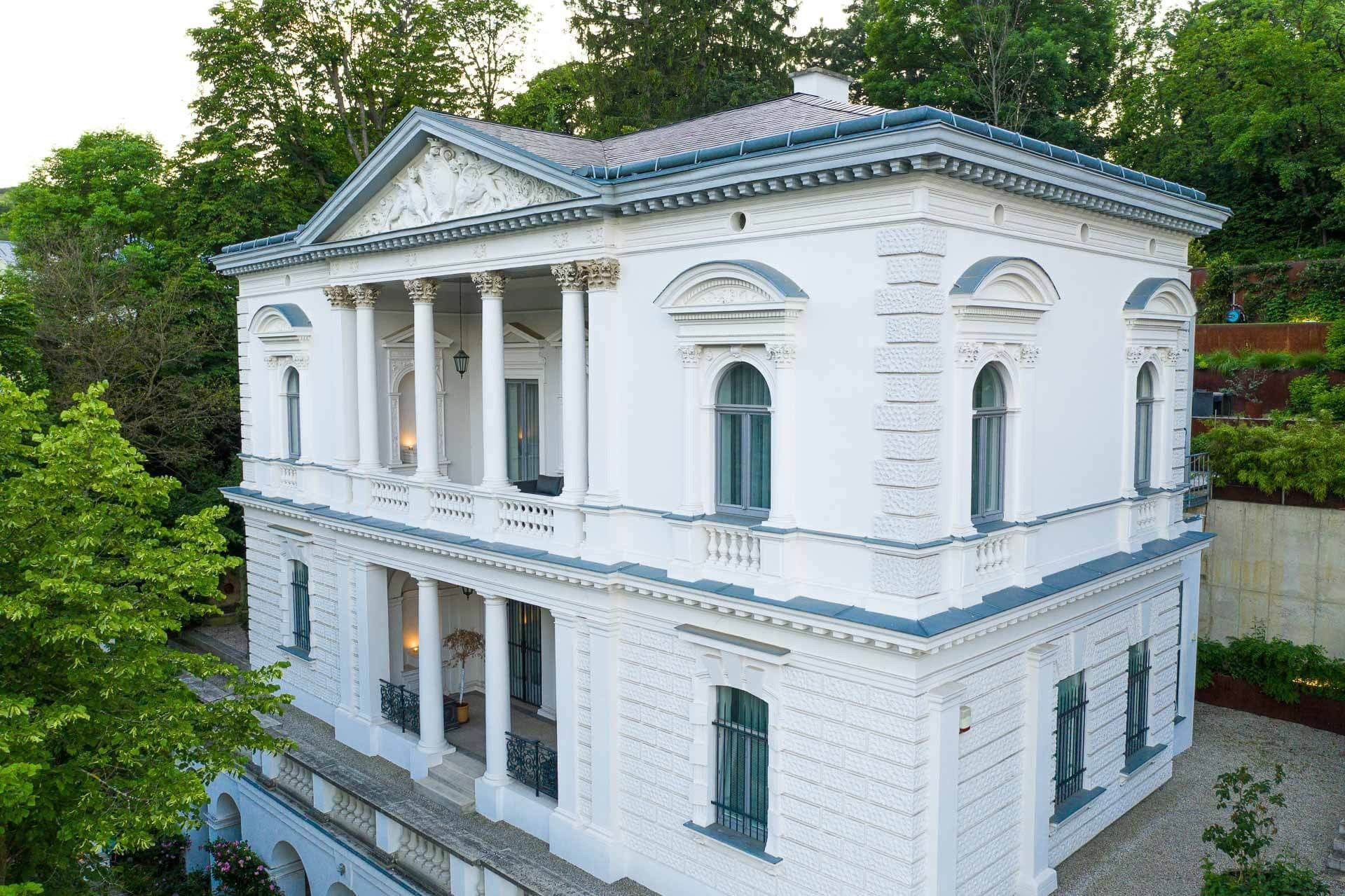 Wallpaper #qJy34JIBZHQxiYara7ci158 Pin by Christies International Real on Balconies Classic House