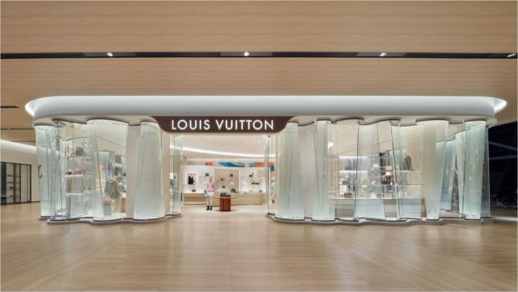 Wallpaper #UmfG5ZIBSpphPi3-tDHV427 Louis Vuitton Has Opened a Boutique at Osaka Kansai Airport in 2024
