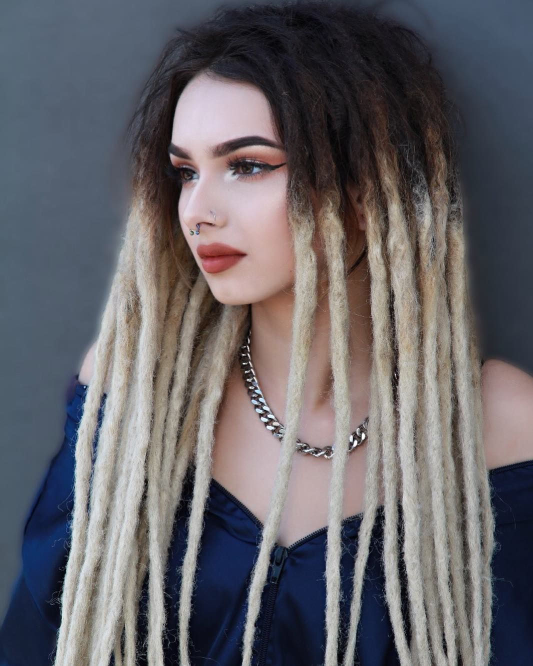 Wallpaper #1WhoJJMBSpphPi3-ETjA120 129k Likes 352 Comments Zhavia at 2hypezhavia on Instagram