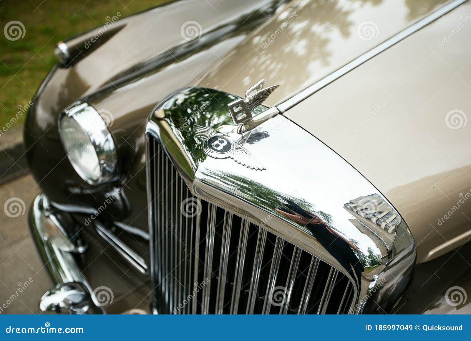 Wallpaper #VmfhDpMBSpphPi3-JOyJ353 Old Bentley Editorial Stock Image Image of Bentley 185997049