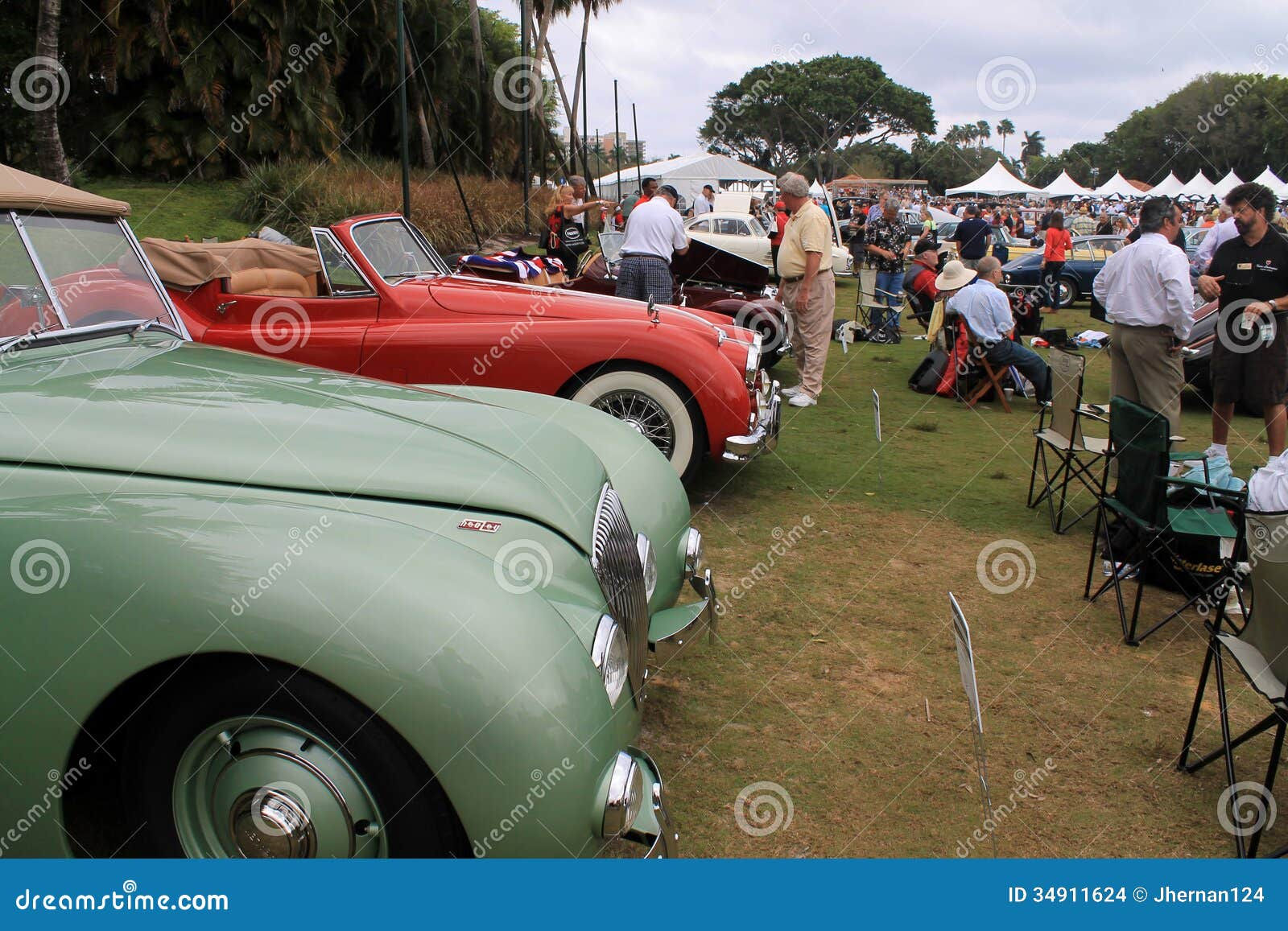 Wallpaper #4v-gZ5MB3lSXT3zUaeK8421 Old British Sports Cars in Lineup Editorial Stock Image Image of