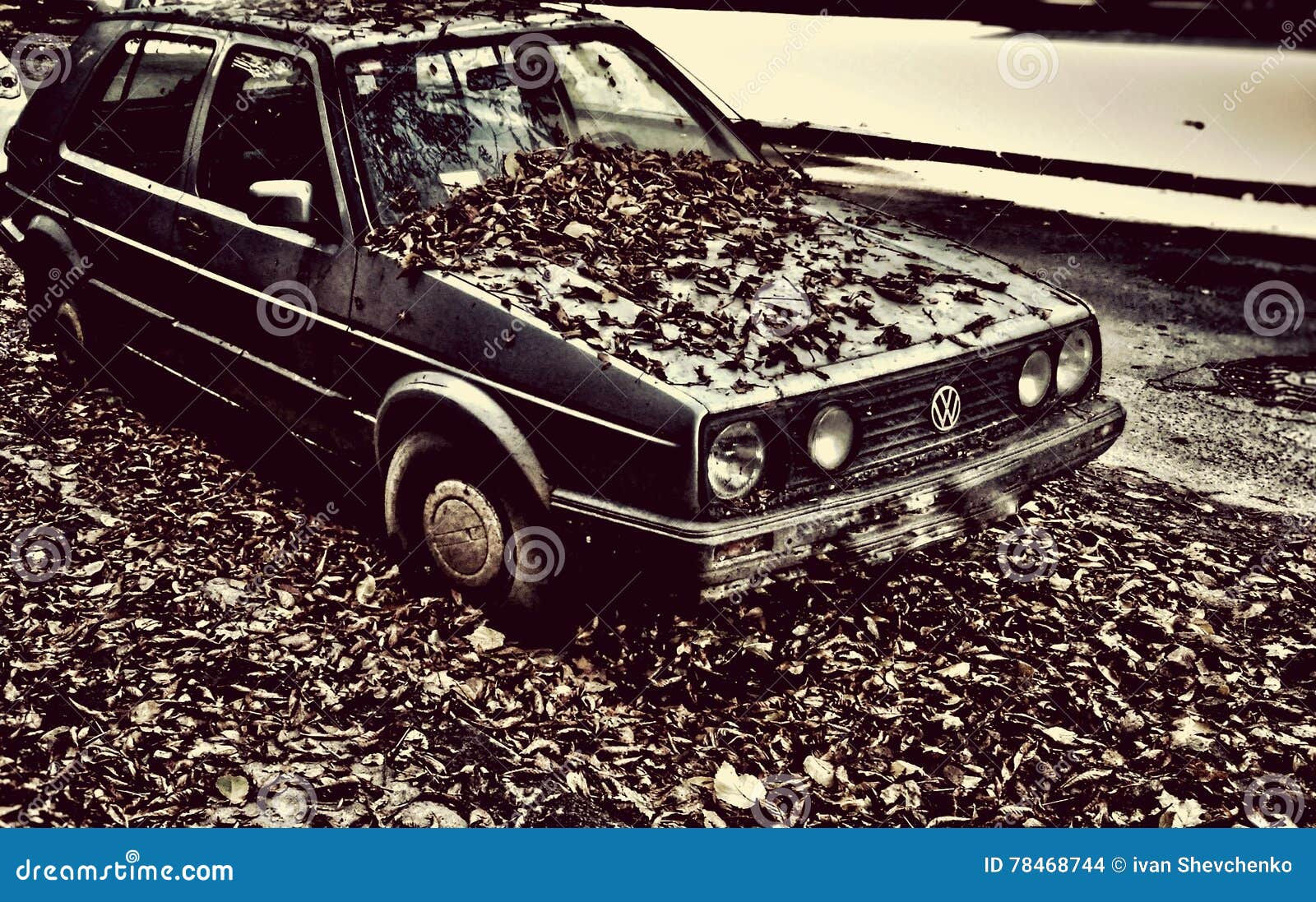 Wallpaper #rWgUHJMBSpphPi3-8SFd236 Old Car Autumn Photography Retro Vintage Editorial Stock Image Image