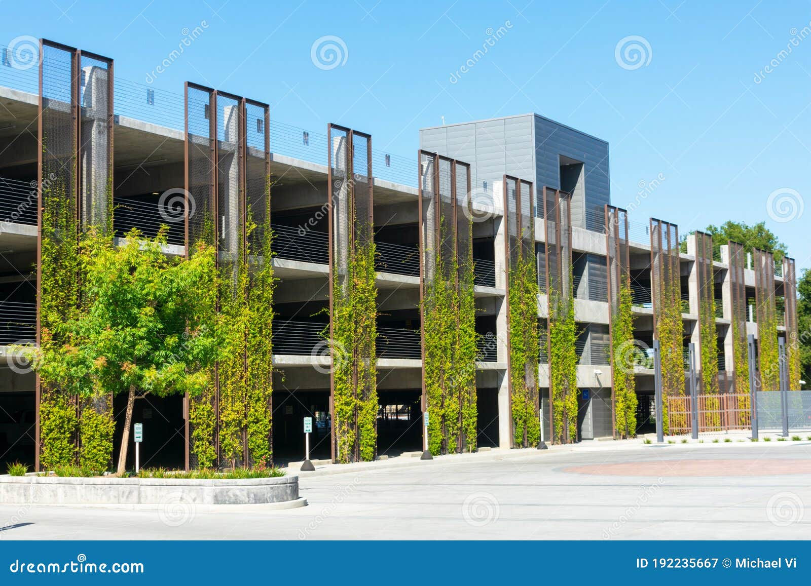 Wallpaper #42iHFpMBSpphPi3-IQts172 Multi Level Modern Parking Garage Facade and Exterior Green Living