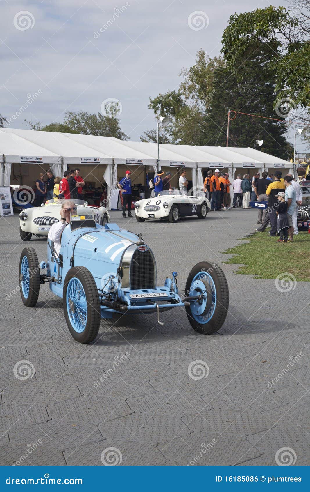 Wallpaper #gP9paZMB3lSXT3zU9OUB73 Melbourne Formule 1 Bugatti En Austin Healey Redactionele Foto Image