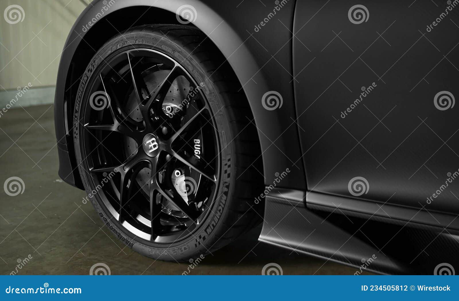Wallpaper #Ymcq8pIBSpphPi3-9m_Q320 Details of a Matte Black Bugatti Chiron Editorial Photography Image