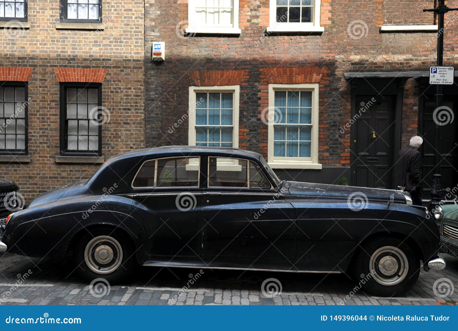 Wallpaper #VmfhDpMBSpphPi3-JOyJ343 Bentley Vintage Car in Museum Editorial Image Cartoondealercom 22918460