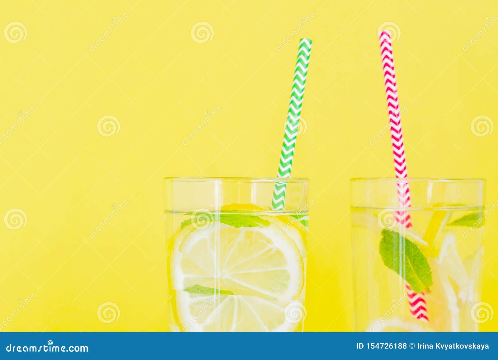 Wallpaper #GGfpAZMBSpphPi3-Wa1b223 Homemade Lemonade with Lemon and Mint on Colored Yellow Background