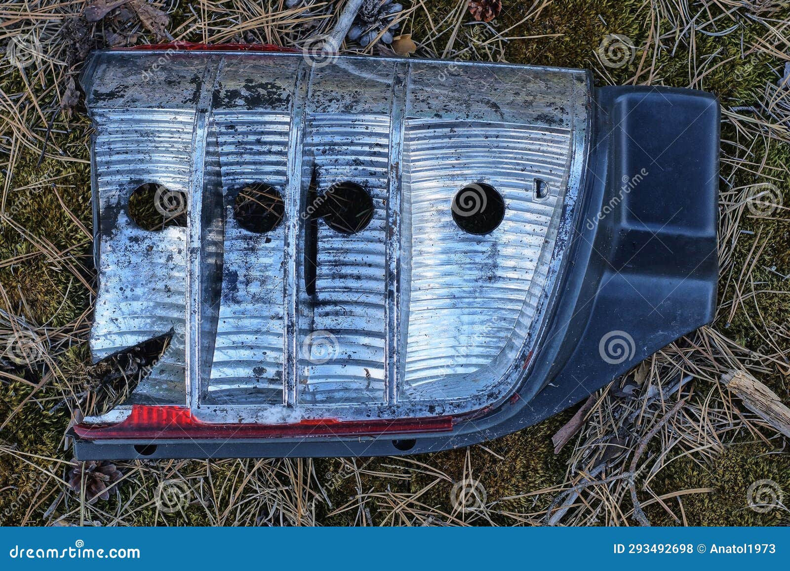 Wallpaper #ZWeR_5IBSpphPi3-AaN-297 Part of One Old White Broken Plastic Car Headlight Stock Photo Image