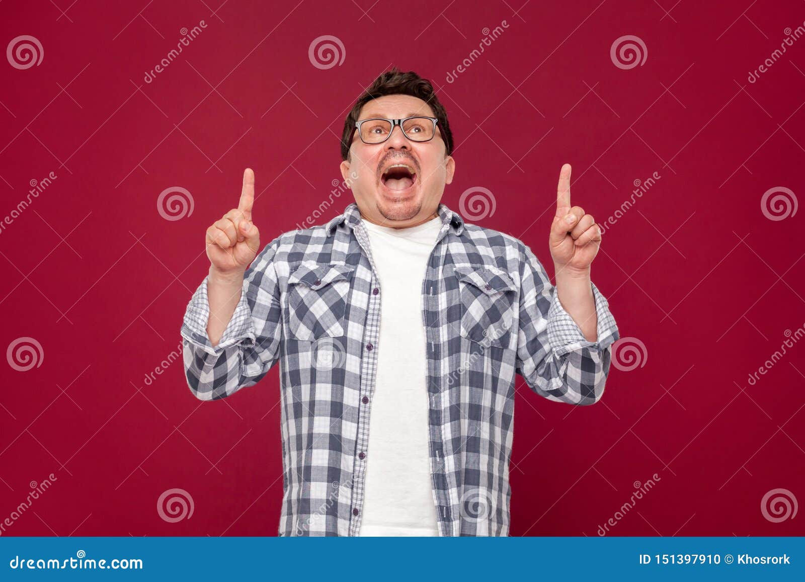 Wallpaper #wBldDo8BtGB6xQ78NFne6 This Guy Pointing Up Meme