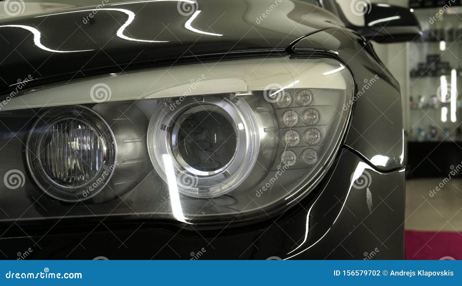 Wallpaper #TUD7LpMBJhL2WPbagrsg190 After Professional Polishing Ceramics and Car Washes Show Headlights