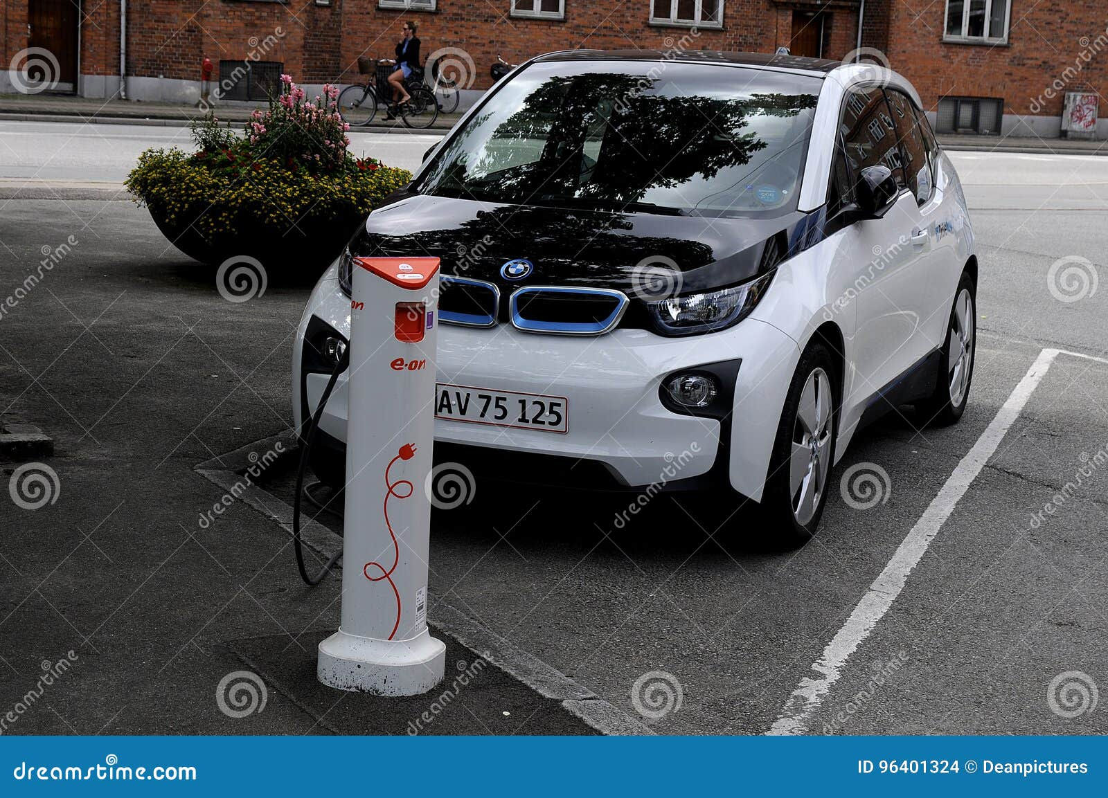 Wallpaper #eGdY-pIBSpphPi3-kpC_133 Vehicule Electrique De BMW Image Stock Editorial Image Du Effectue
