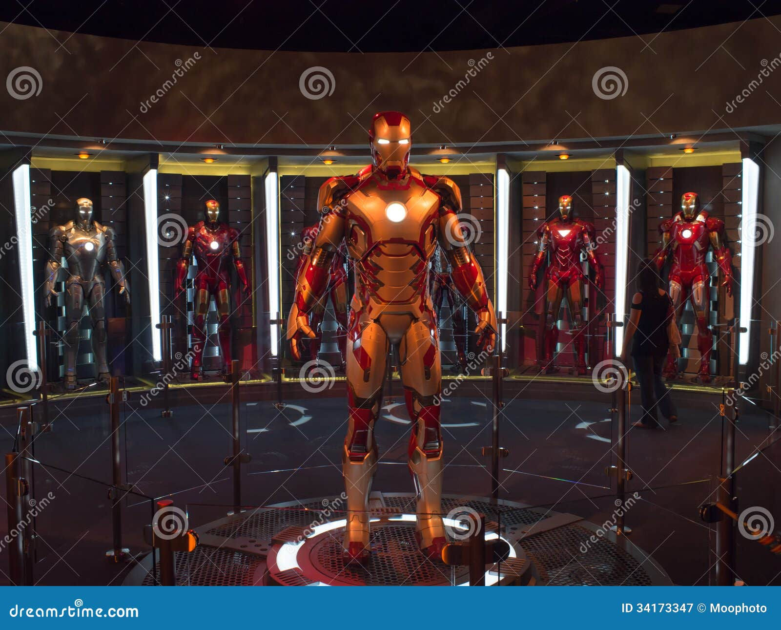 Wallpaper #1WcC-5IBSpphPi3-HJIU231 Iron Man 3 Suits of Armor Exhibit in Disneyland Editorial Photography