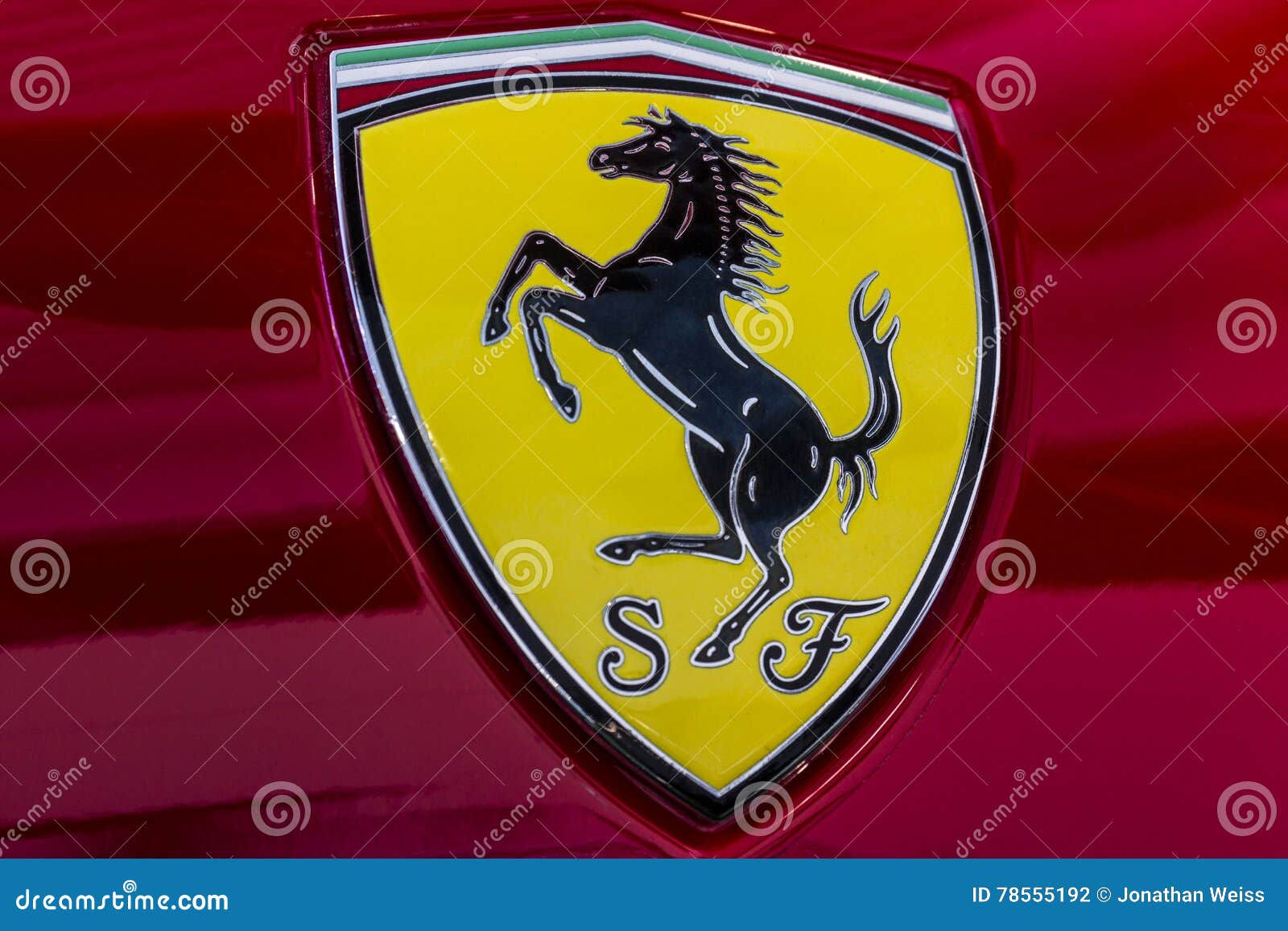 Wallpaper #OUXujo4B7YBJg1BVE53811 Indianapolis Circa October 2016 Ferrari Logo on a 458 Spider