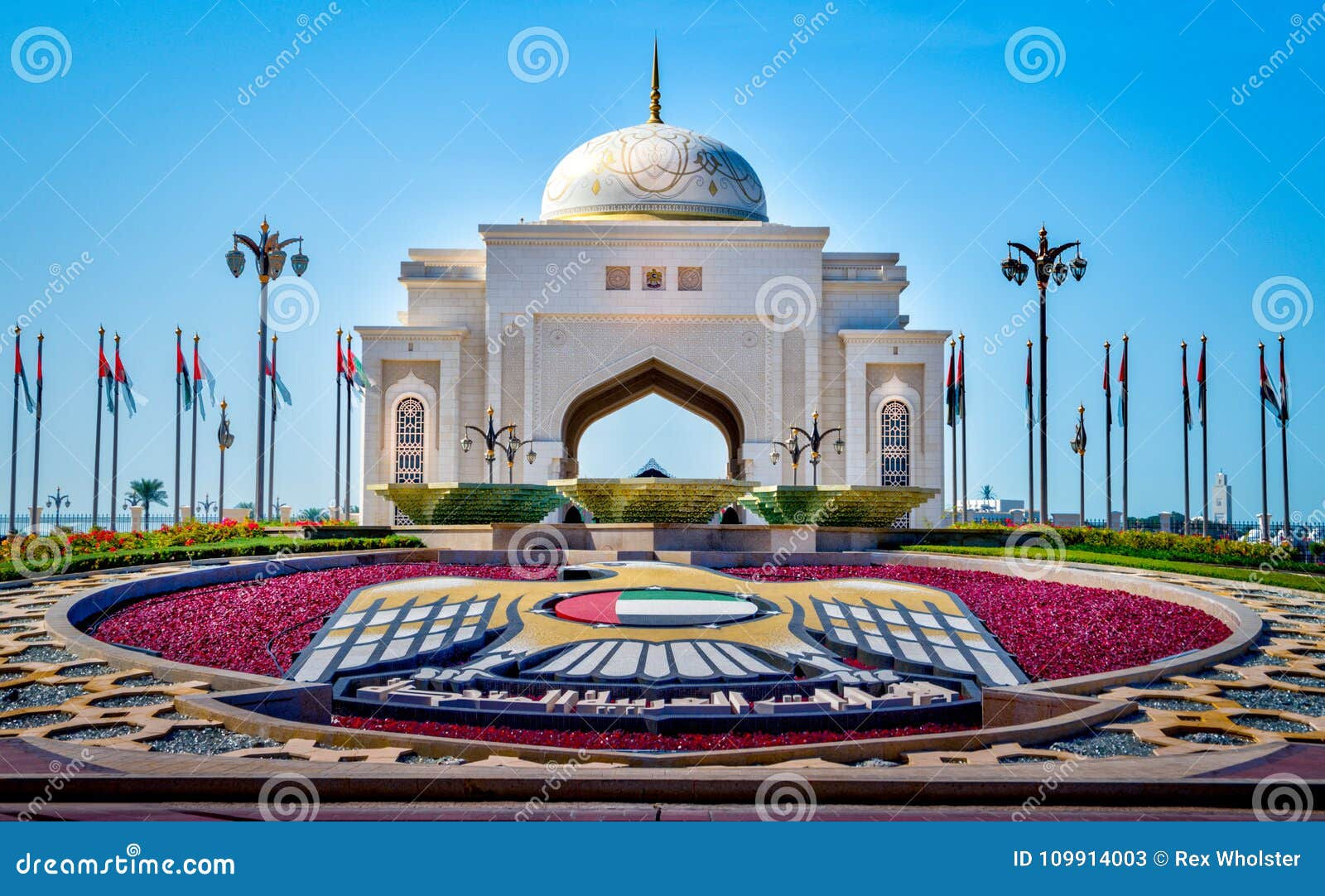Wallpaper #zdsvYJcBzF5tfotJT-SN166 Ingang Aan Presidentieel Paleis in Abu Dhabi Stock Afbeelding Image
