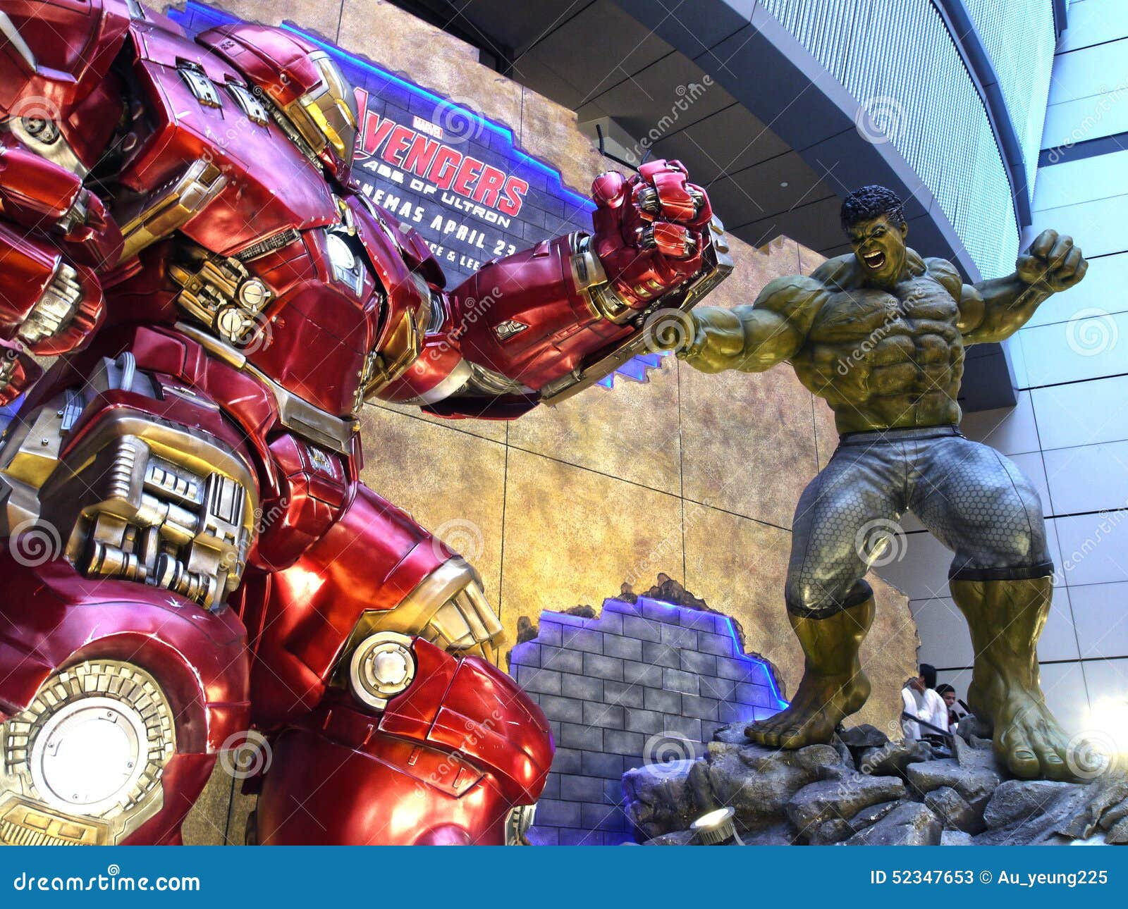 Wallpaper #jWfk_5IBSpphPi3-caRq87 Iron Man Hulkbuster vs Hulk in the Avengers Age of Ultron Editorial