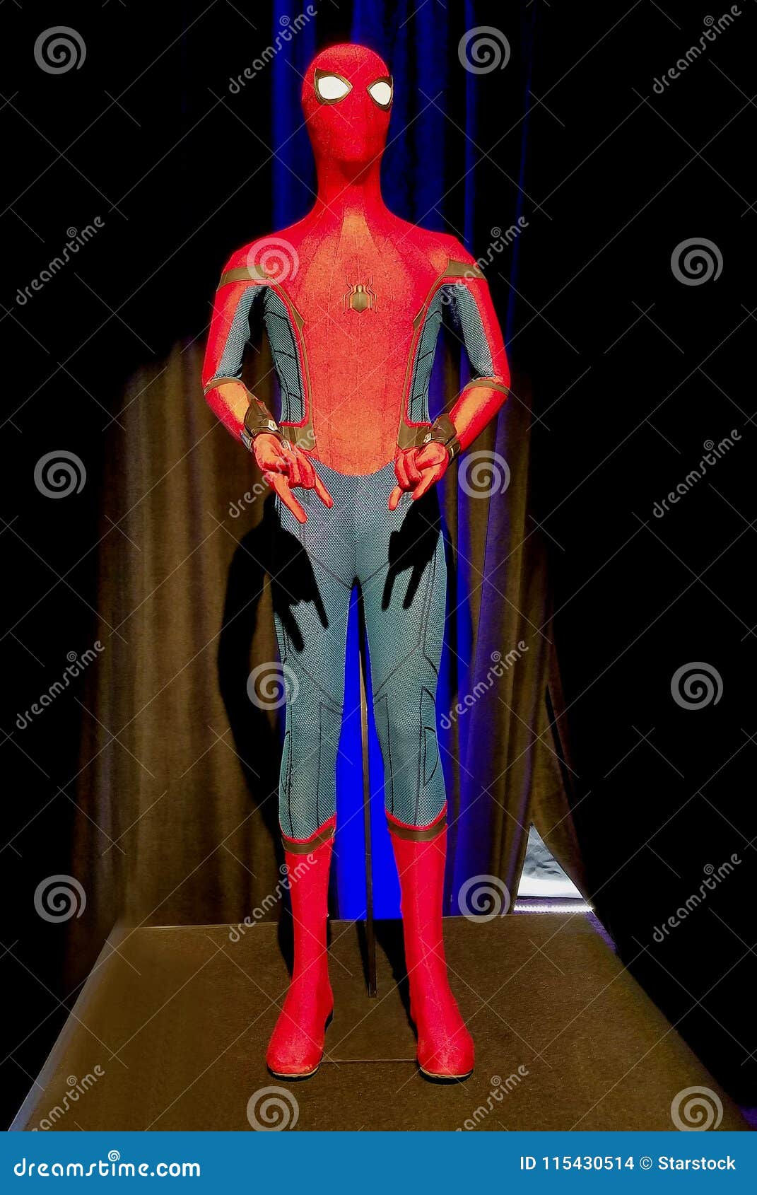 Wallpaper #2Wi_HpMBSpphPi3-dSno171 Spider Man Suit Worn by Tom Holland in Spider Man Homecoming Editorial