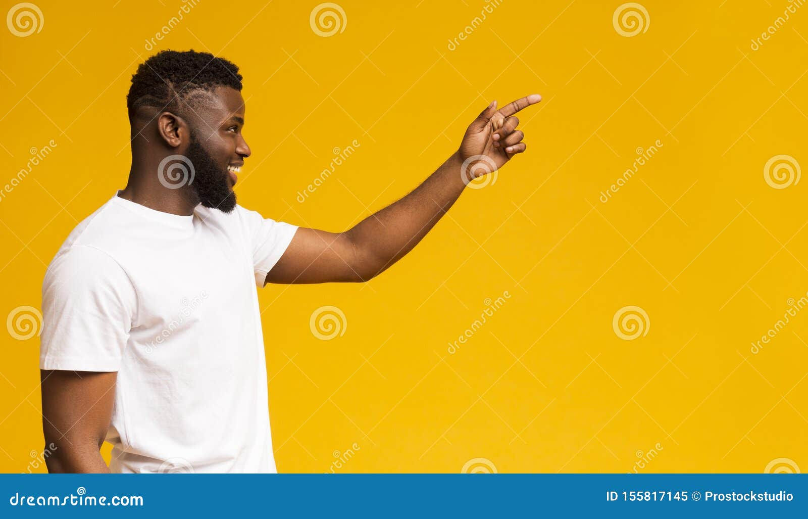 Wallpaper #IWf6_JIBSpphPi3-lZoB136 Smiling Black Man Pointing and Looking to Copy Space Stock Image