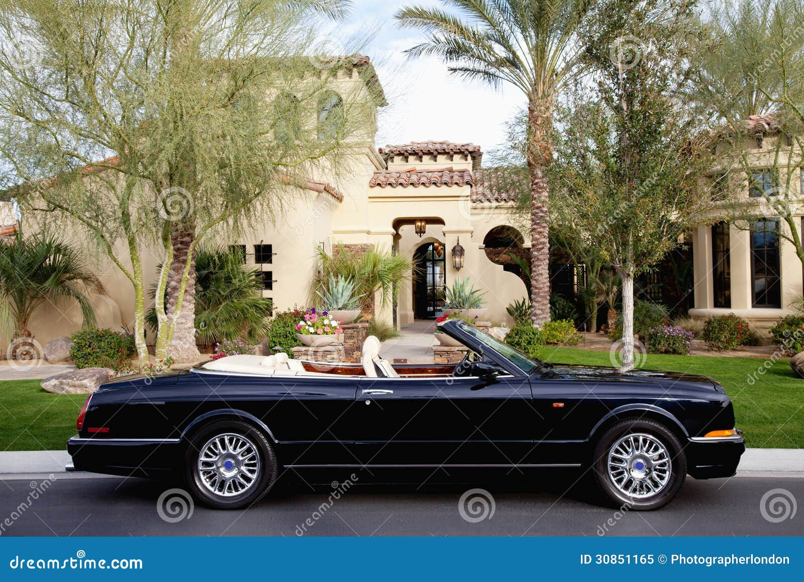 Wallpaper #kWidIpMBSpphPi3-uDN4283 Side View of a Open Roof Car in Front of Villa Stock Image Image of