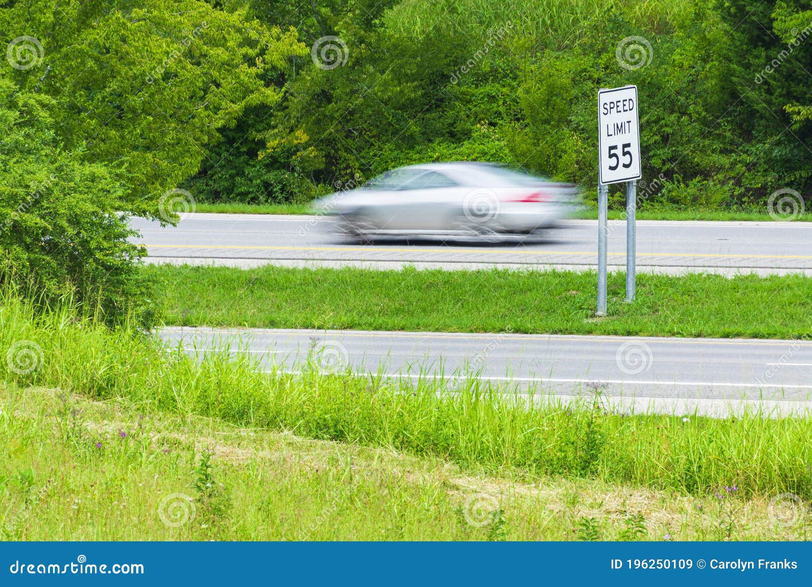 Wallpaper #Tj9HPJMBLiIJ4c9O7ZGl494 Speeding Car Streaks by Speed Limit Sign Stock Image Image of Streaks