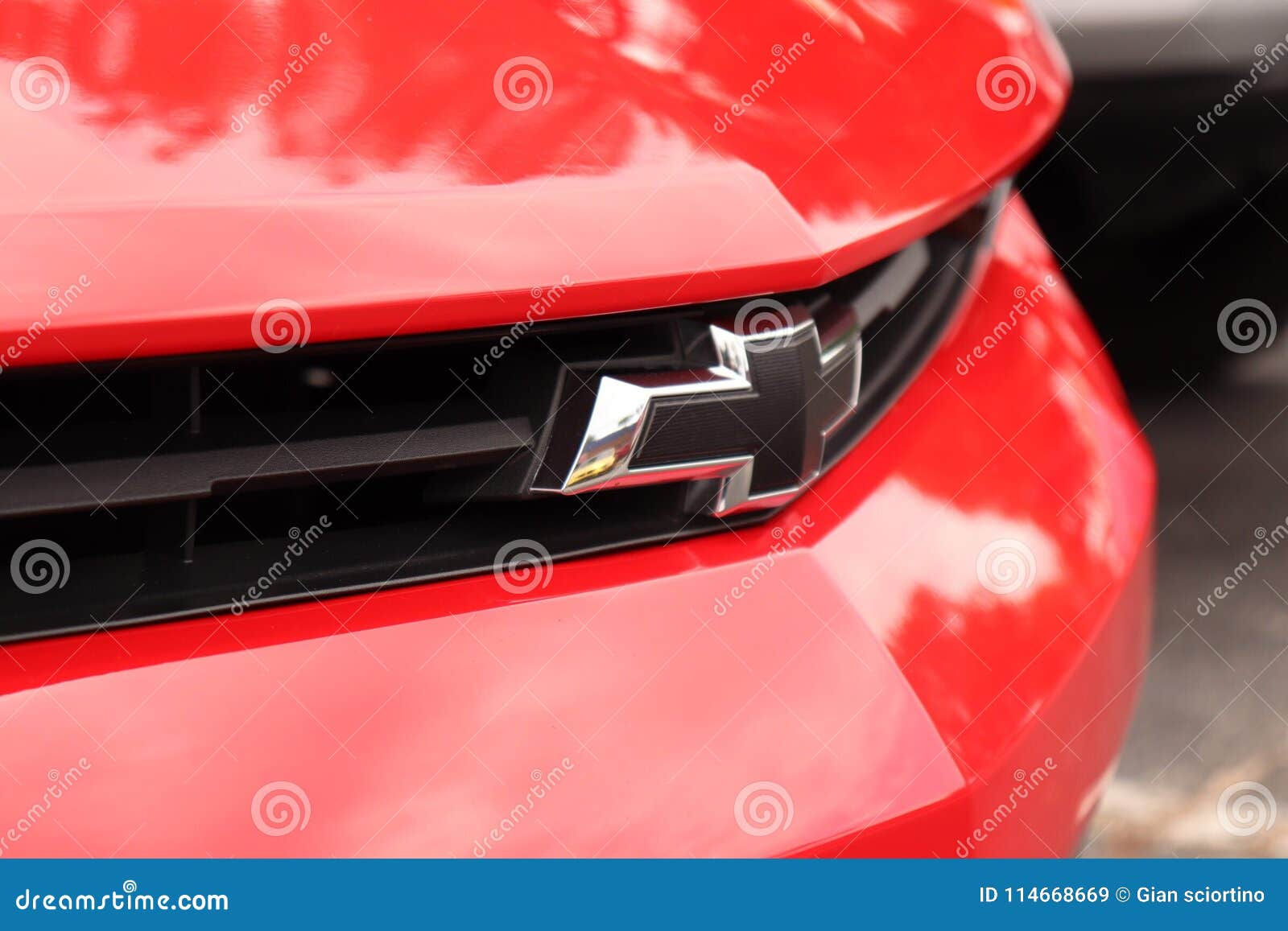 Wallpaper #H0CLMZMBJhL2WPba8Me7219 Ss Camaro Red Editorial Stock Image Image of Chevy 114668669