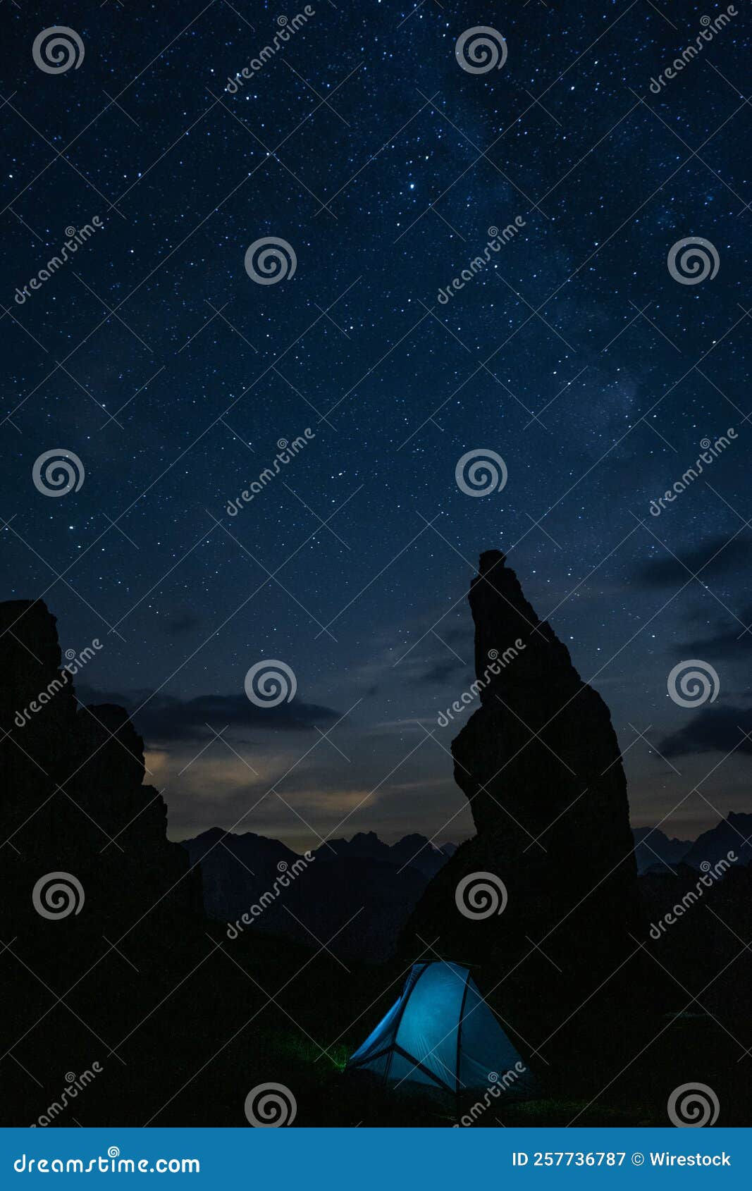 Wallpaper #x--qS5MBMN-XEVvVnztn264 Silhouettes of Rock Formations on Campanile Di Val Montanaia Mountain