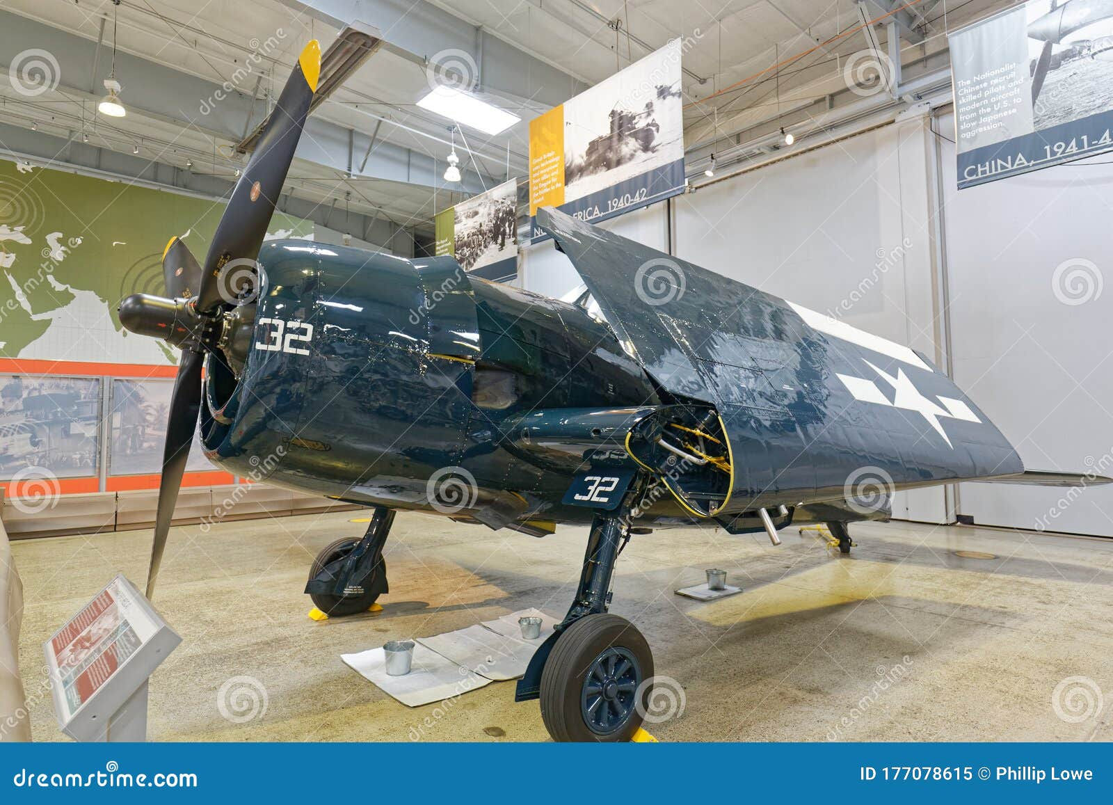 Wallpaper #smjUIJMBSpphPi3-ZS4W52 Grumman F 6f 5 Hellcat with Folded Wings on Display at Museum Editorial