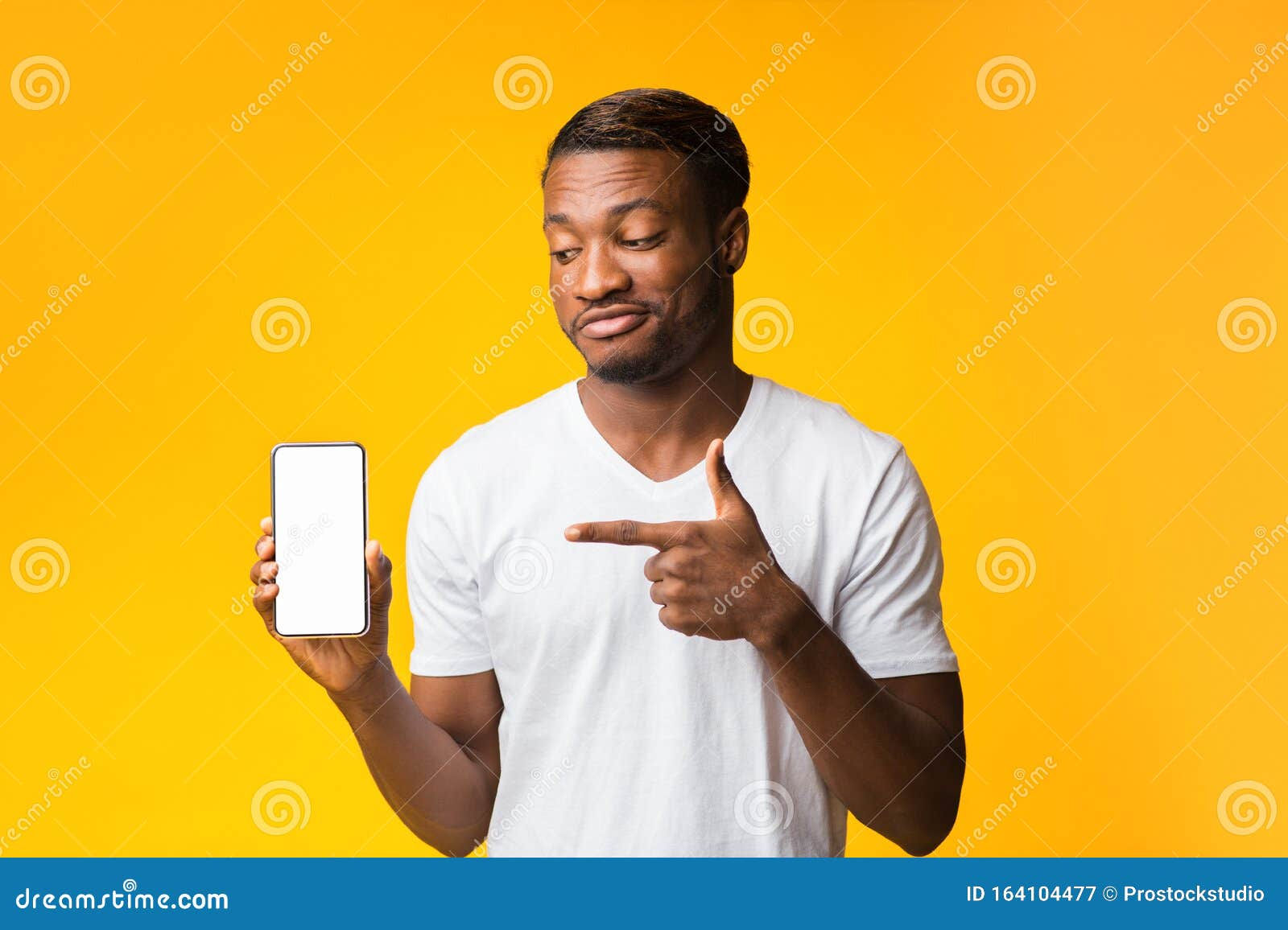 Wallpaper #IWf6_JIBSpphPi3-lZoB301 Guy Pointing Finger at Cellphone Empty Screen Studio Shot Mockup