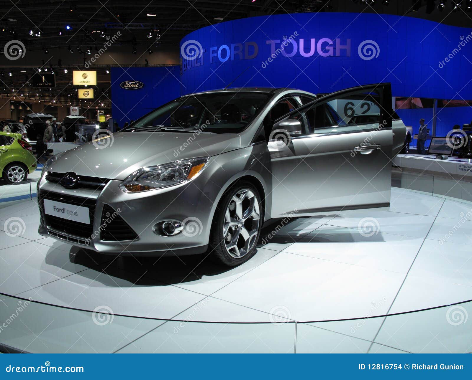 Wallpaper #rmcf-pIBSpphPi3-wo_C313 Ford Focus Editorial Stock Image Image of Focus Washington 12816754