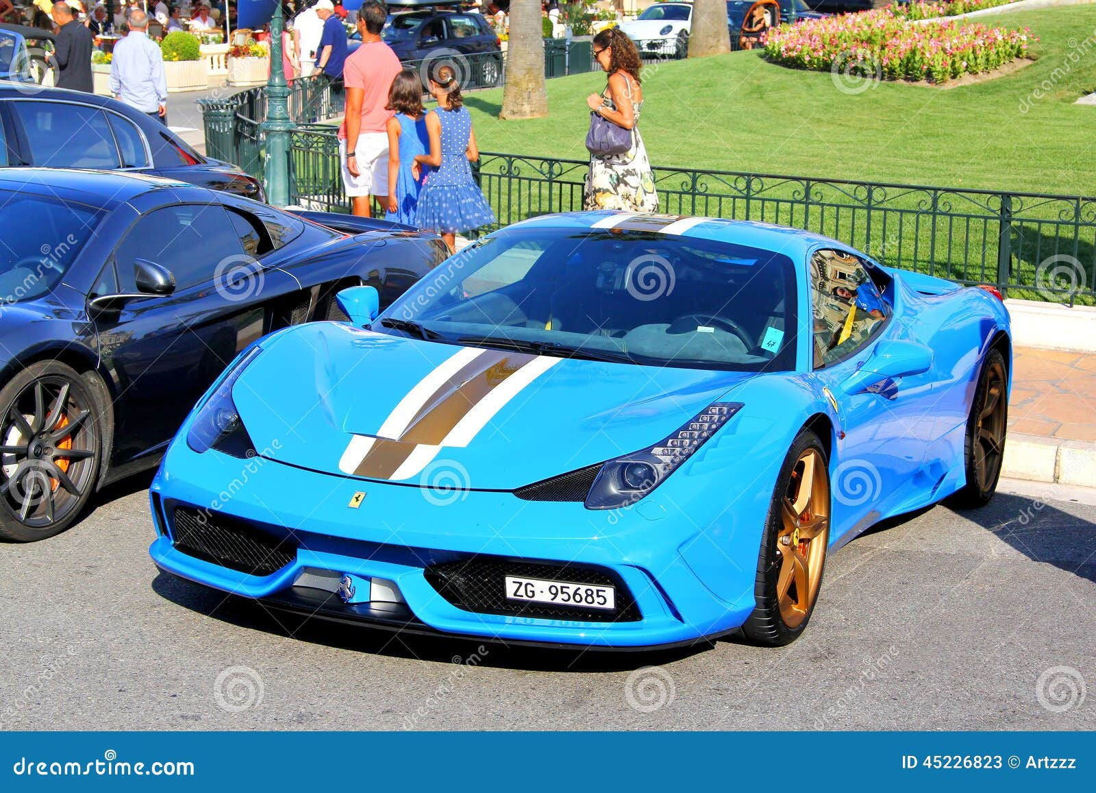 Wallpaper #eH1j9I4Bnwiau_P6Iw_c54 Ferrari 458 Italia Speciale Editorial Stock Photo Image of Parking