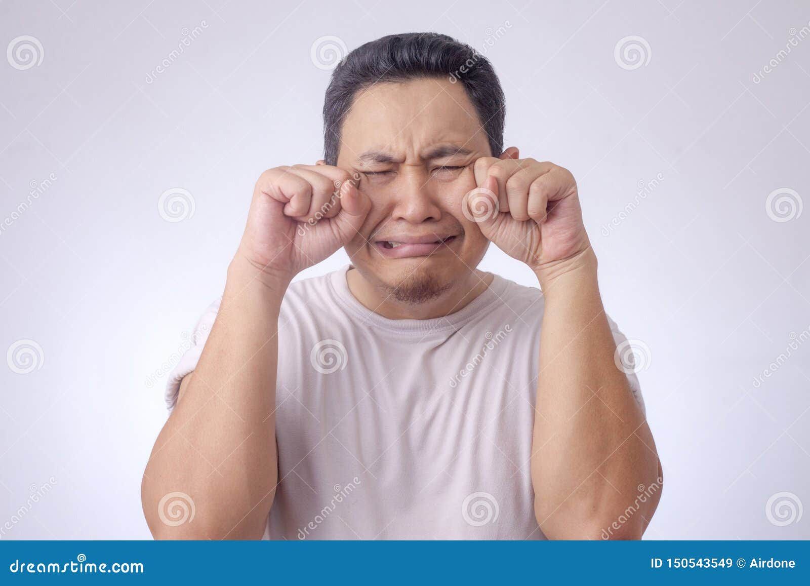 Wallpaper #q2eP65IBSpphPi3-00yX37 Close Up Confused Man Having Problem with Phone Receive Bad News