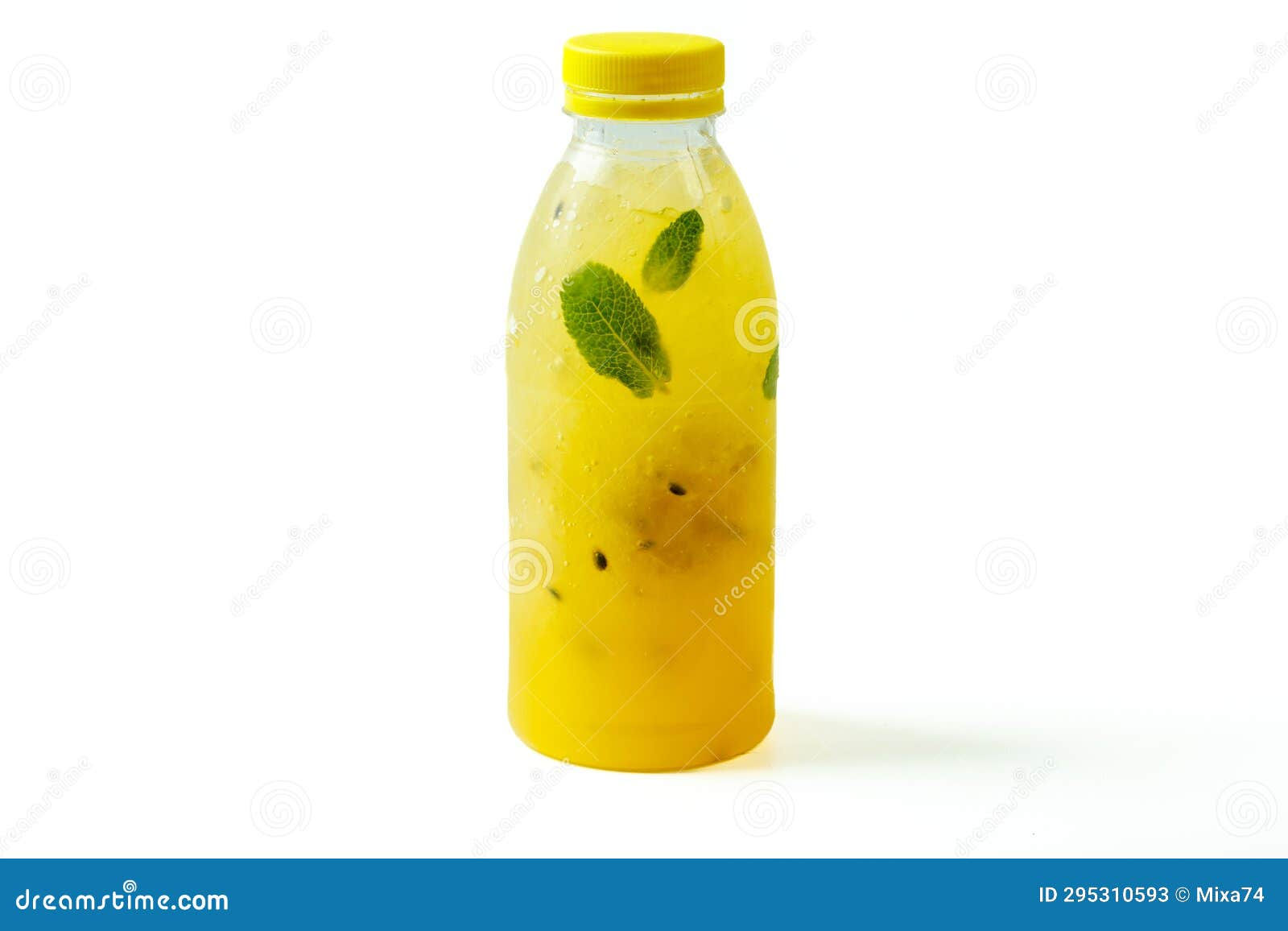 Wallpaper #4WcM6pIBSpphPi3-bkQ1250 Fresh Lemonade with Pieces of Fruit on a White Background for Food