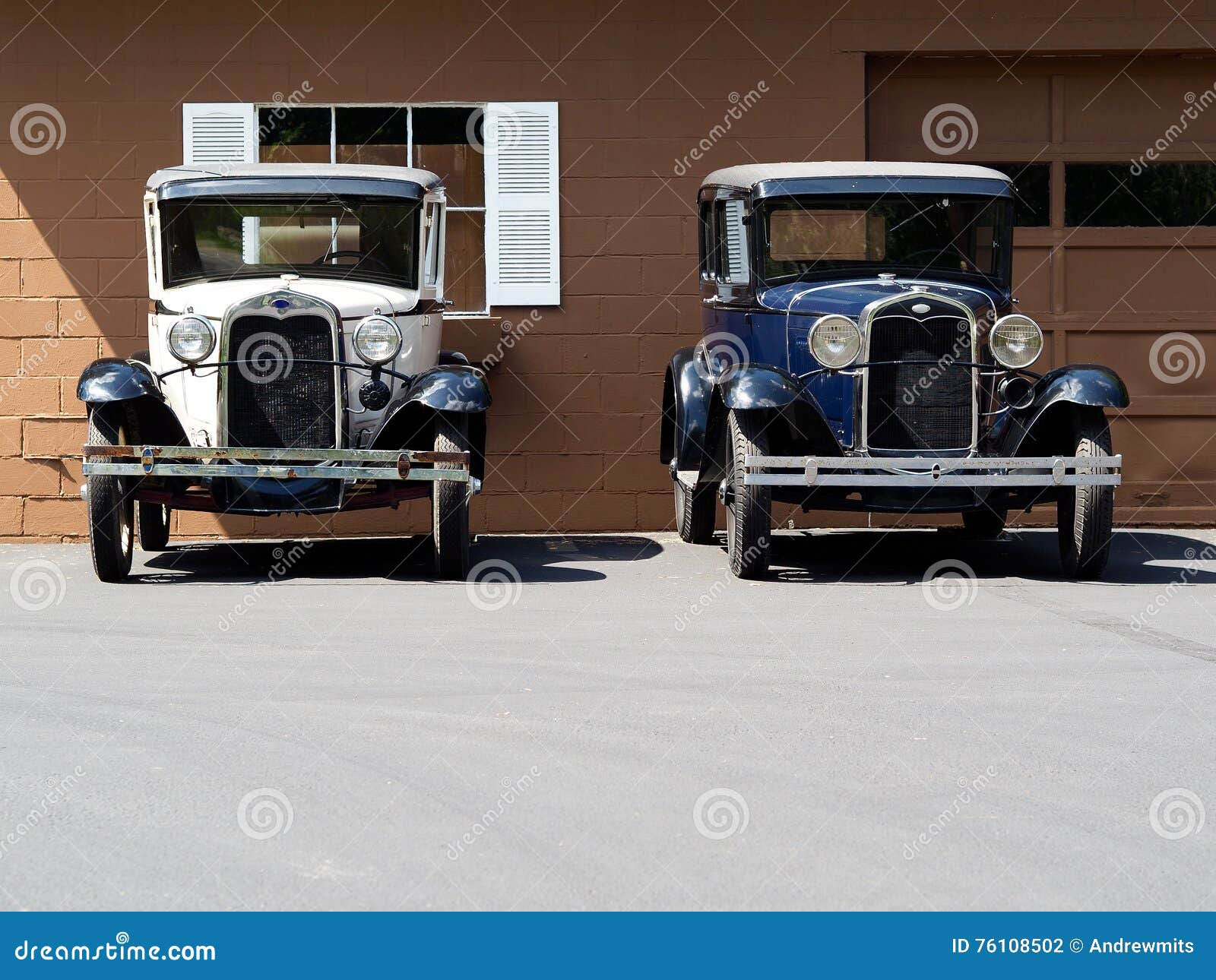 Wallpaper #SCzLSZMB0E1QgA7wqPTc41 Front View of Classic Sedans Stock Photo Image of Autos Pair 76108502
