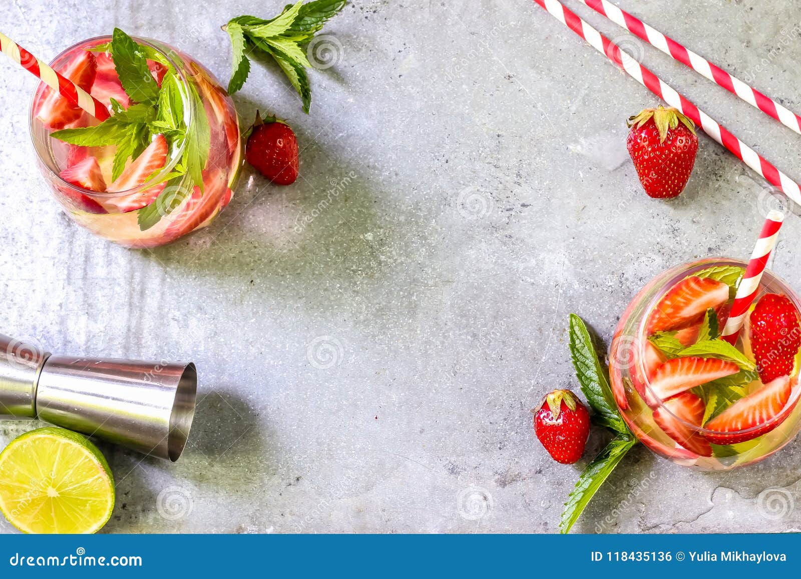 Wallpaper #4WcM6pIBSpphPi3-bkQ1252 Fresh Lemonade with Strawberries Lime and Mint on a Wooden Background