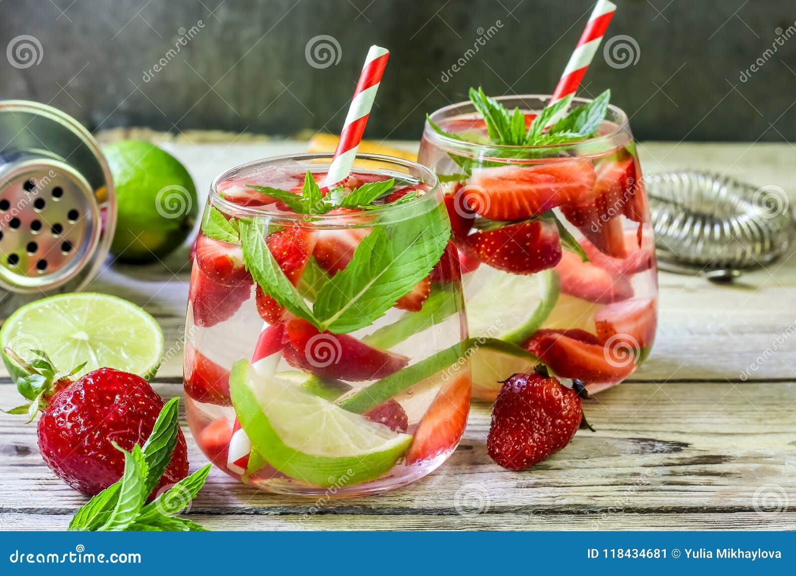 Wallpaper #GGfpAZMBSpphPi3-Wa1b74 Fresh Lemonade with Strawberries Lime and Mint on a Wooden Background