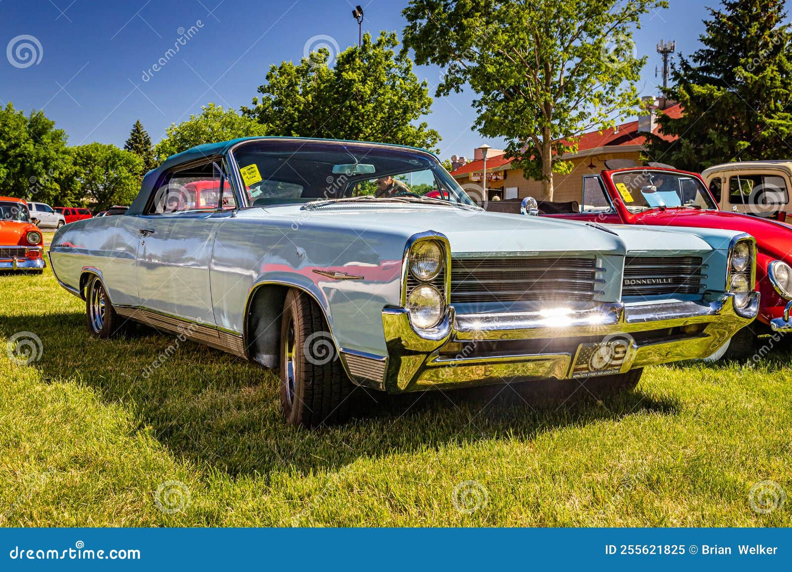 Wallpaper #W87uJJMB71dOy6JZQxIy255 1964 Pontiac Bonneville Convertible Editorial Image Image of