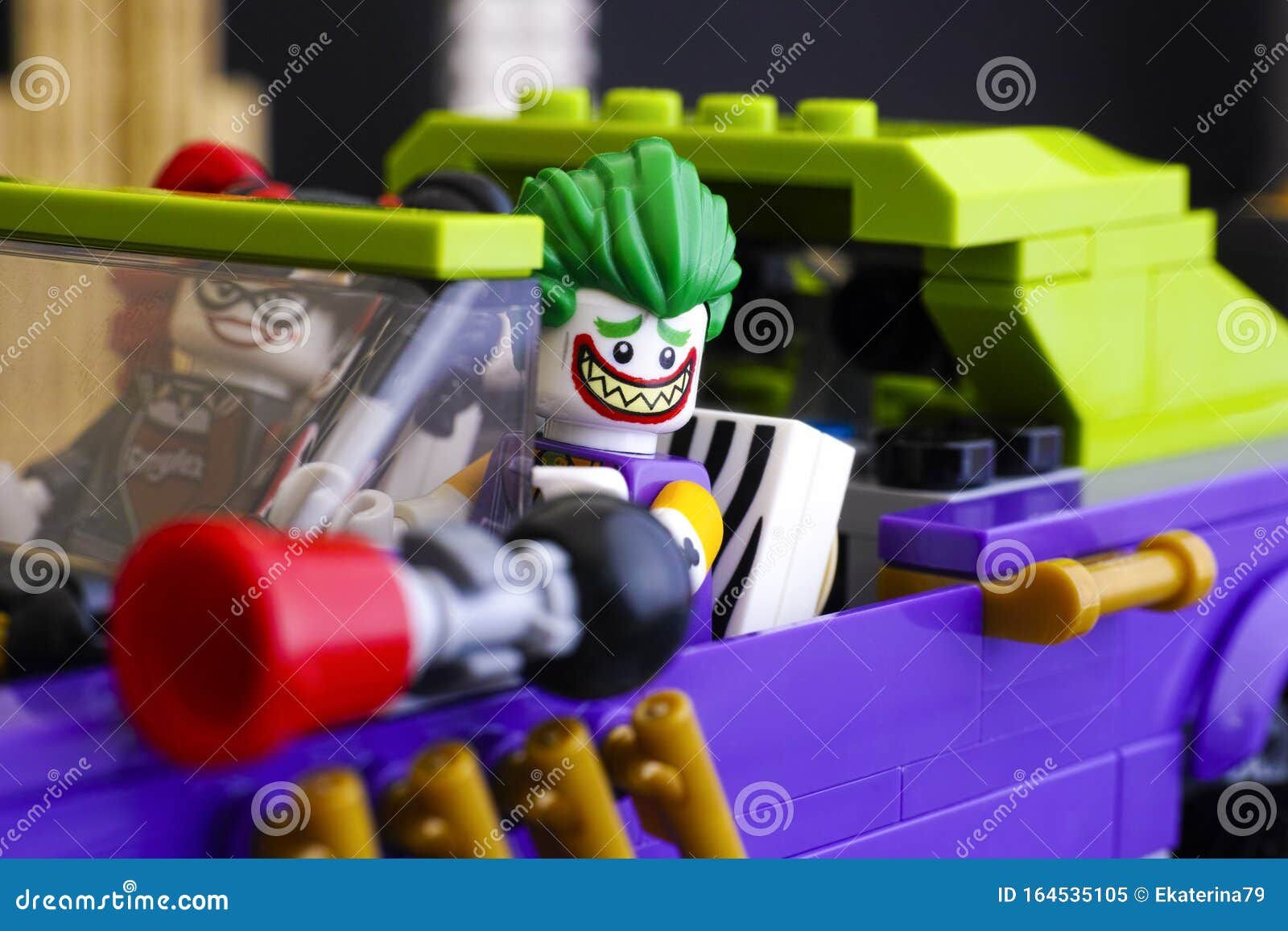 Wallpaper #ygO6ZZMBpyOg8YnEStne188 Lego the Joker Y Harley Quinn Minifiguras En El Celebre Carro De La