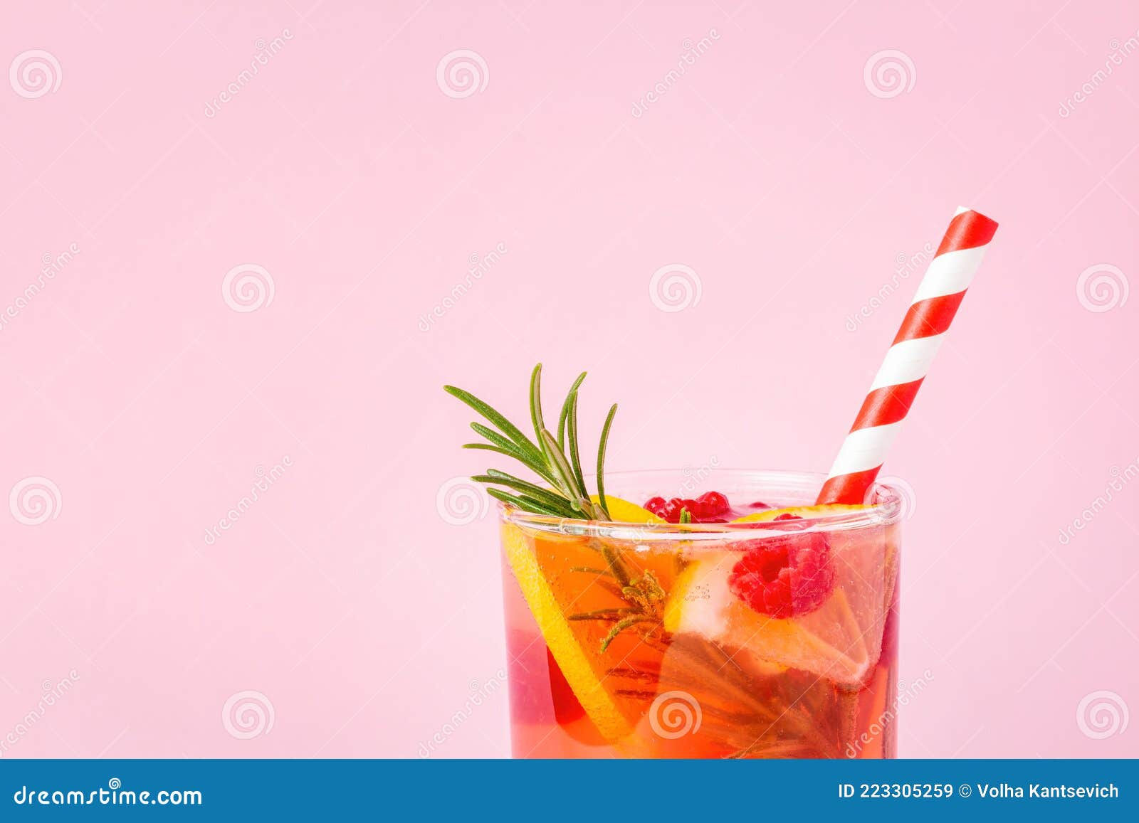 Wallpaper #GGfpAZMBSpphPi3-Wa1b228 Red Lemonade with Lemon and Raspberry Decorated with Rosemary on Pink
