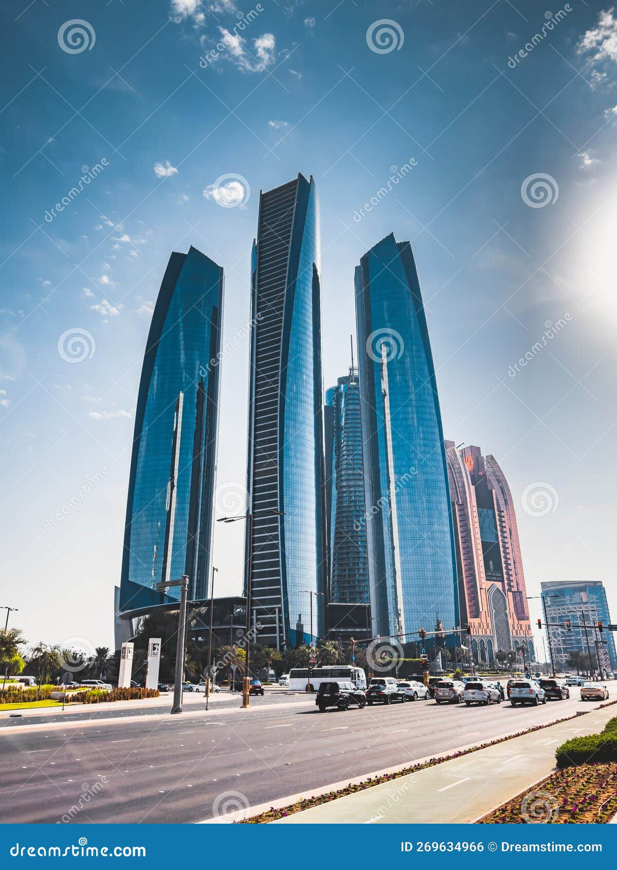 Wallpaper #x2cF8ZIBSpphPi3-oGll318 Etihad Towers Complex in Business District in Abu Dhabi in the United