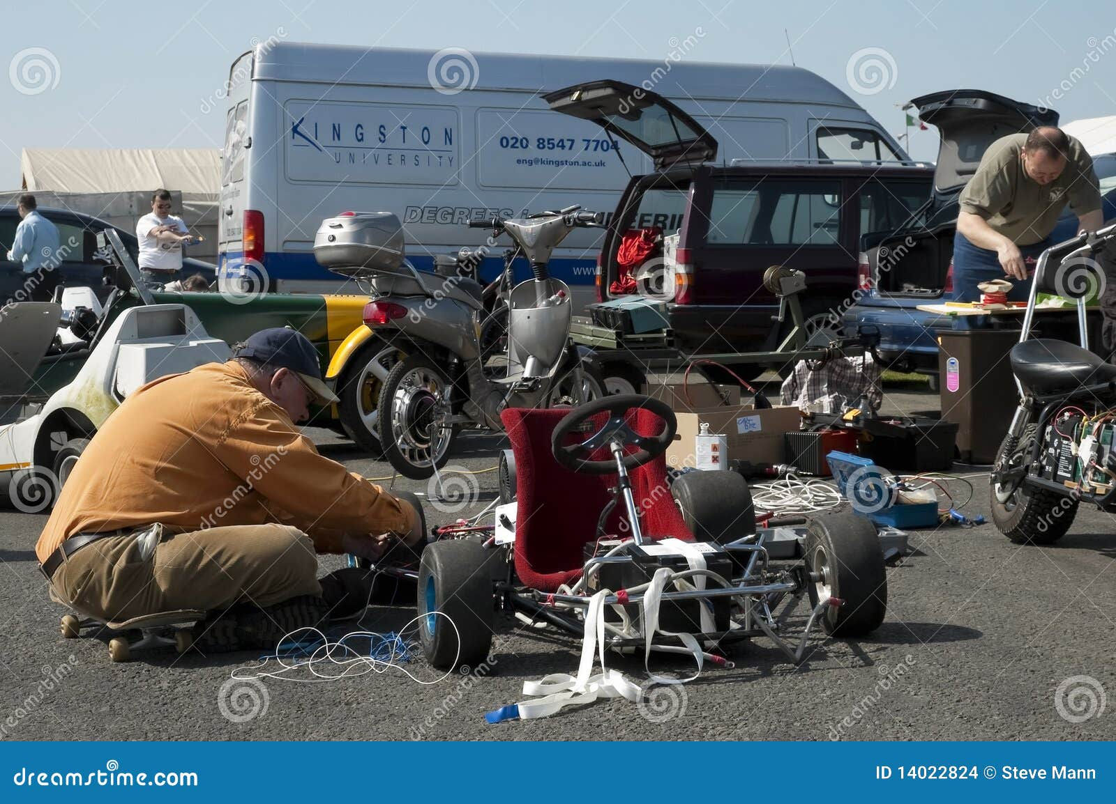 Wallpaper #2xk6Fo8BtGB6xQ78UWwn39 Electric Vehicles Editorial Stock Image Image of Karting 14022824