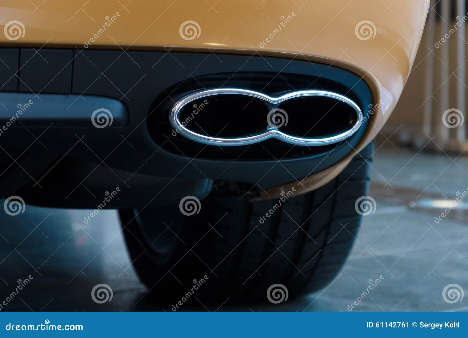Wallpaper #nWcq6JIBSpphPi3-9DuD230 The Exhaust System of a Personal Luxury Car Bentley New Continental GT