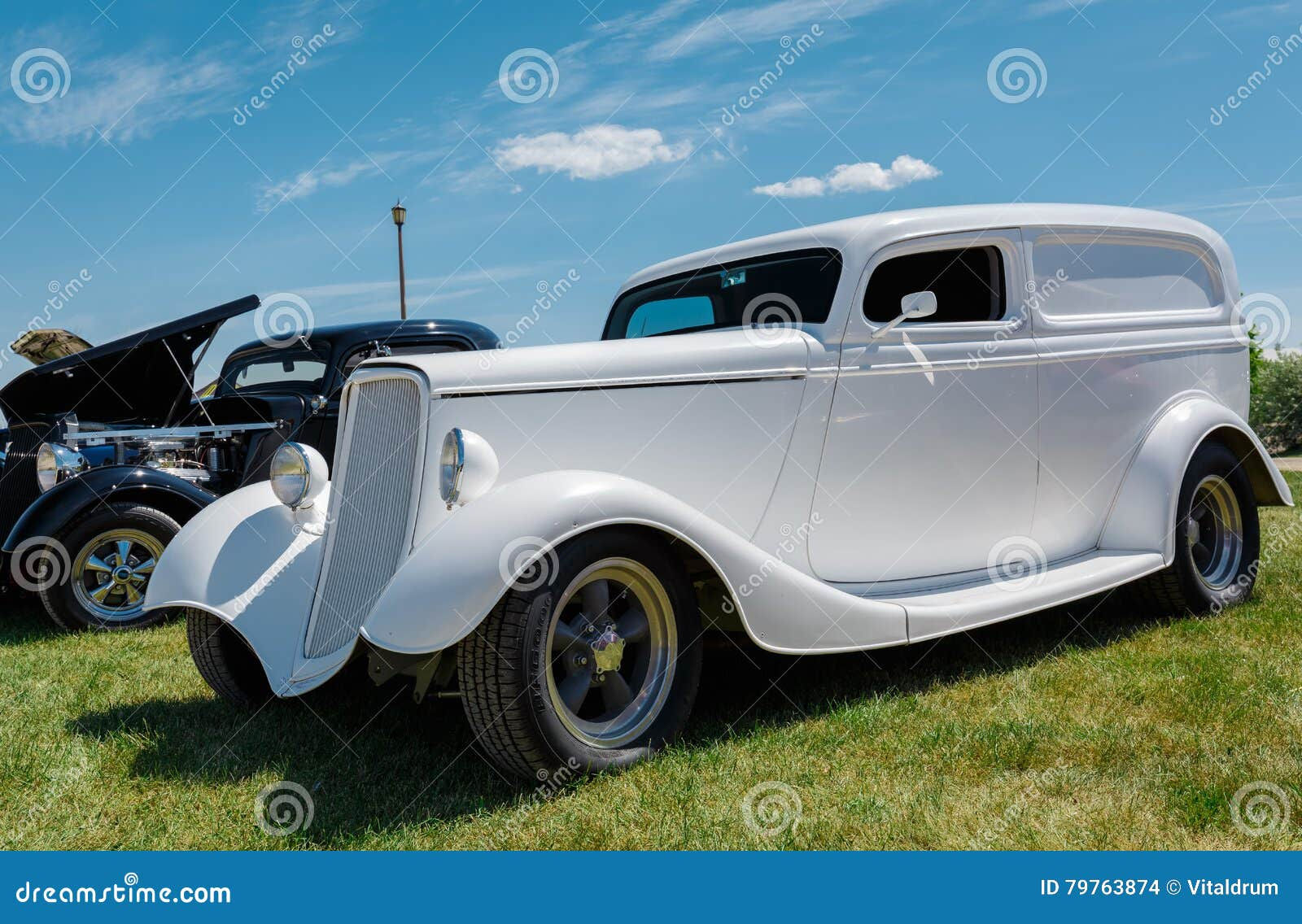 Wallpaper #pu8_S5MBMN-XEVvVRzrU18 Amazing Front View of Classic Vintage Retro Car Editorial Stock Image