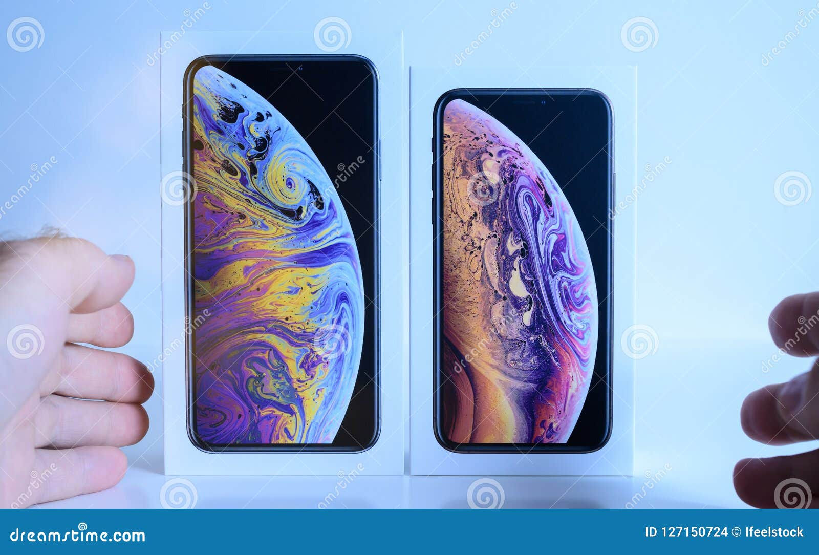 Wallpaper #vWds8ZIBSpphPi3-YWuR158 Apple iPhone Xs Max Gold Silver Smartphone Editorial Stock Image