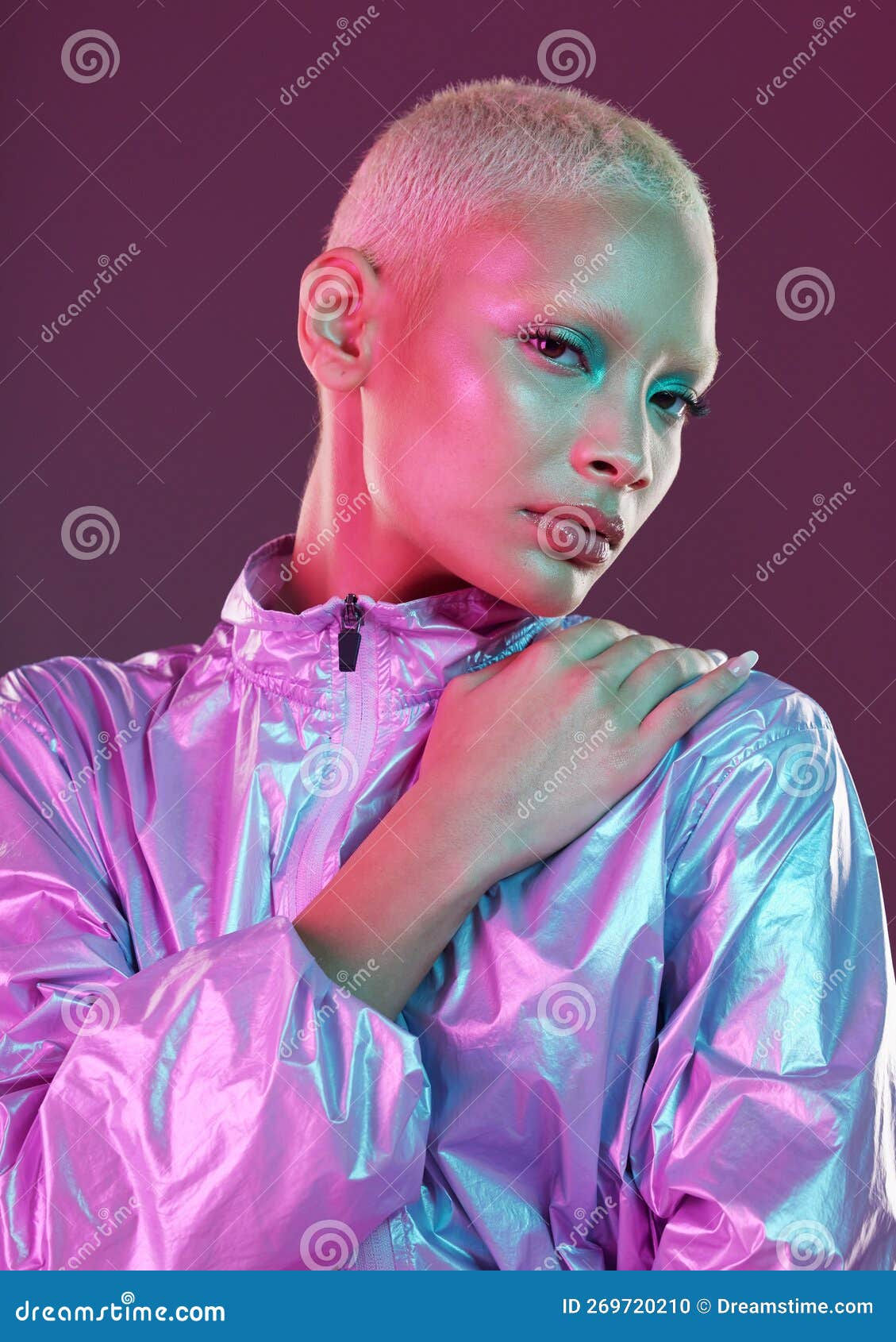 Wallpaper #oGimHpMBSpphPi3-qik877 Cyberpunk Model and Portrait of High Fashion Woman with Unique Style