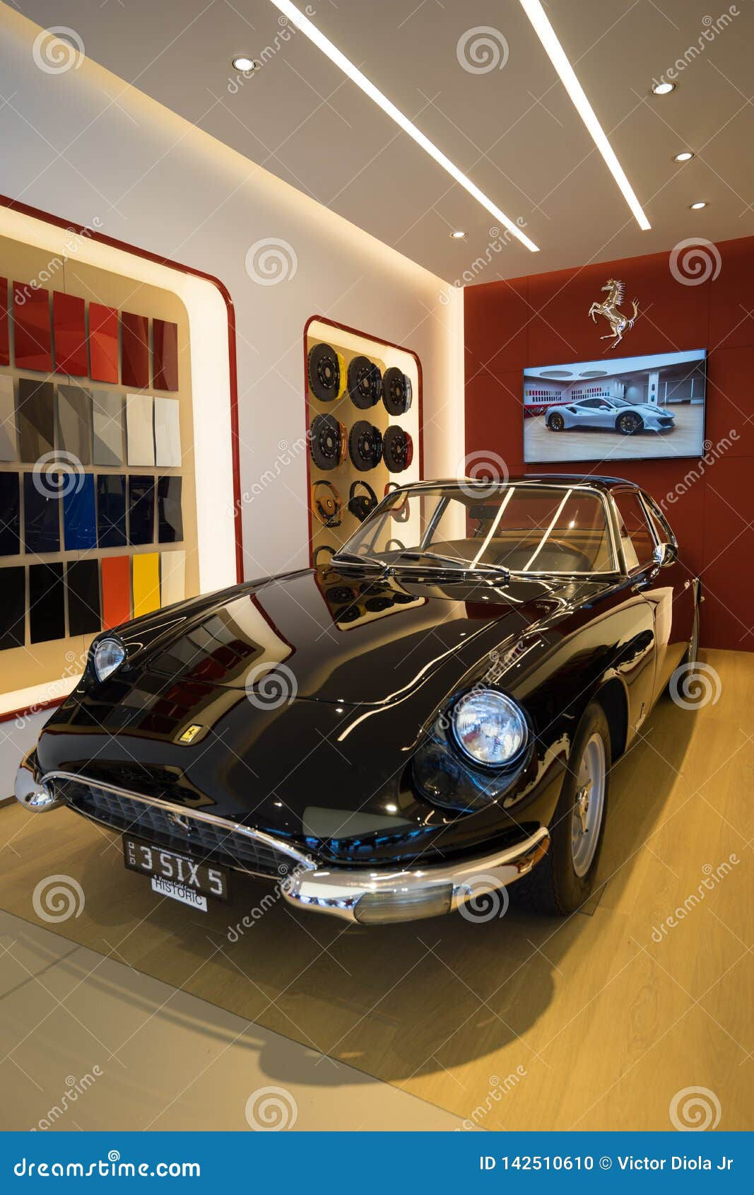 Wallpaper #2rxAO5MBMDFIMcjNc35R384 Classic Ferrari 365 Editorial Image Image of Ferrari 142510610